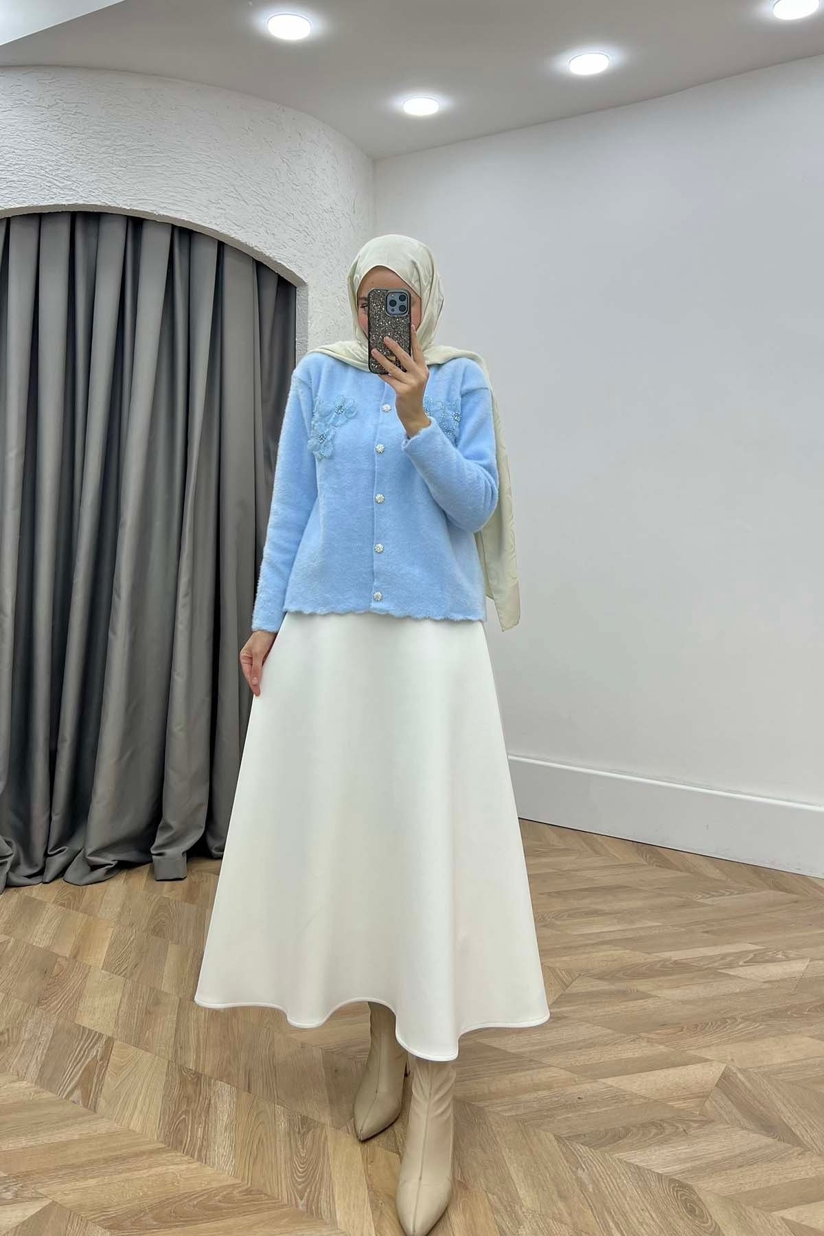 Taşlı ve Çiçek İşlemeli Angora Hırka Bebe Mavi