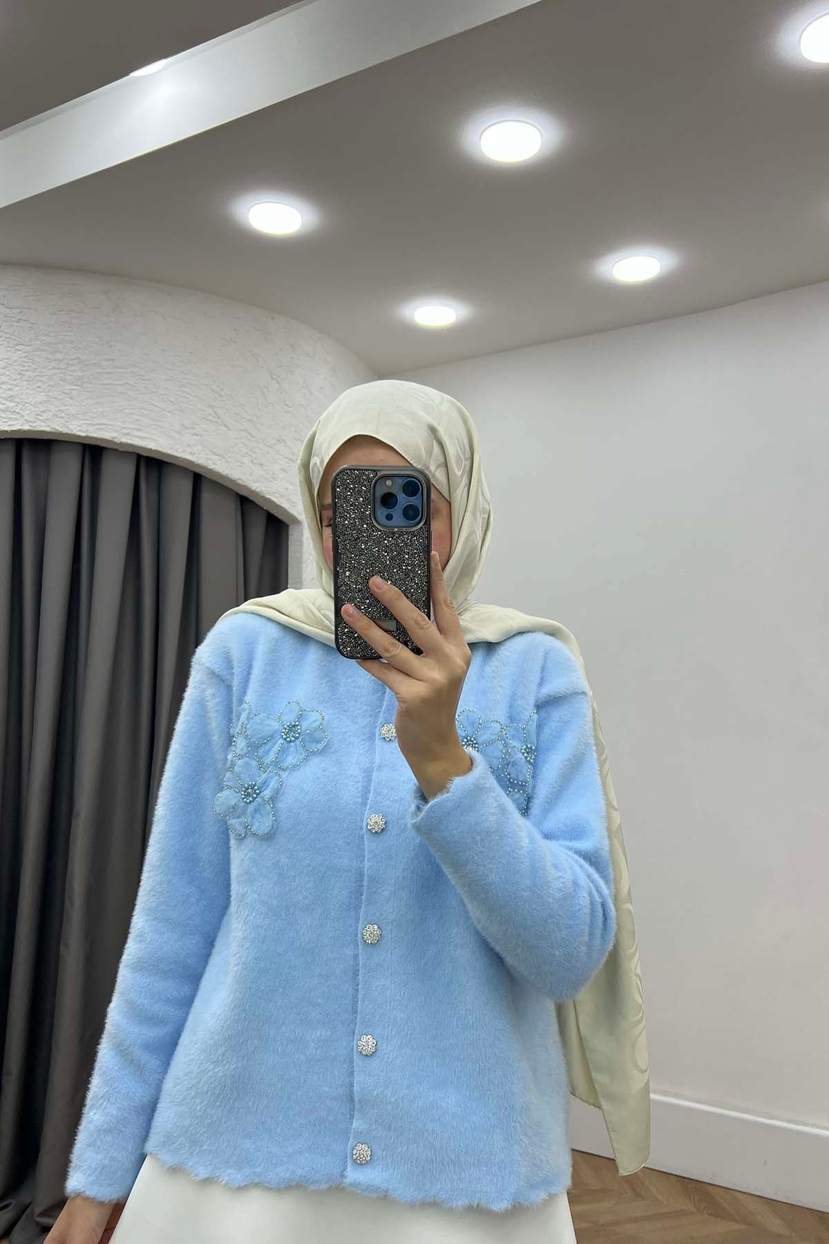 Taşlı ve Çiçek İşlemeli Angora Hırka Bebe Mavi