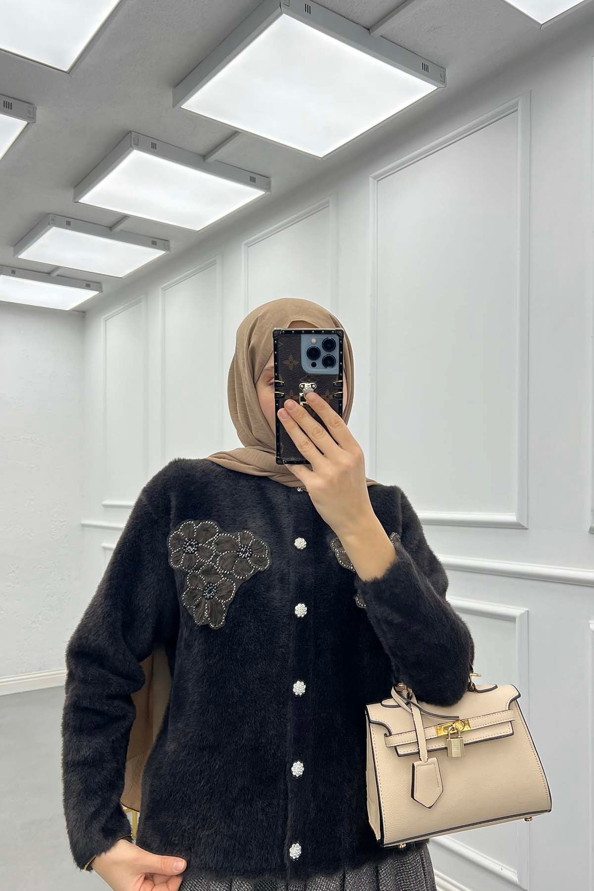 Taşlı ve Çiçek İşlemeli Angora Hırka Siyah