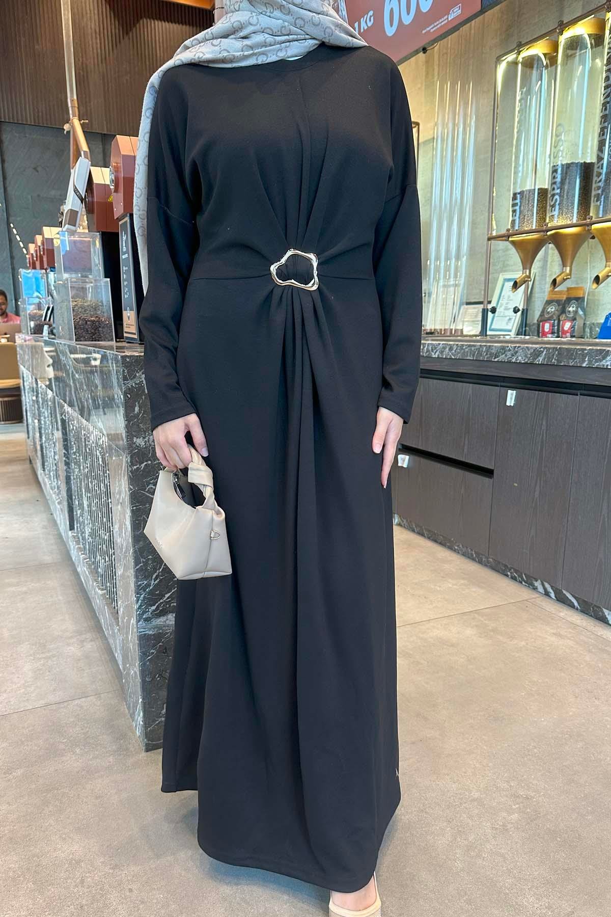 Toka Detaylı Pileli Oysh Elbise Siyah