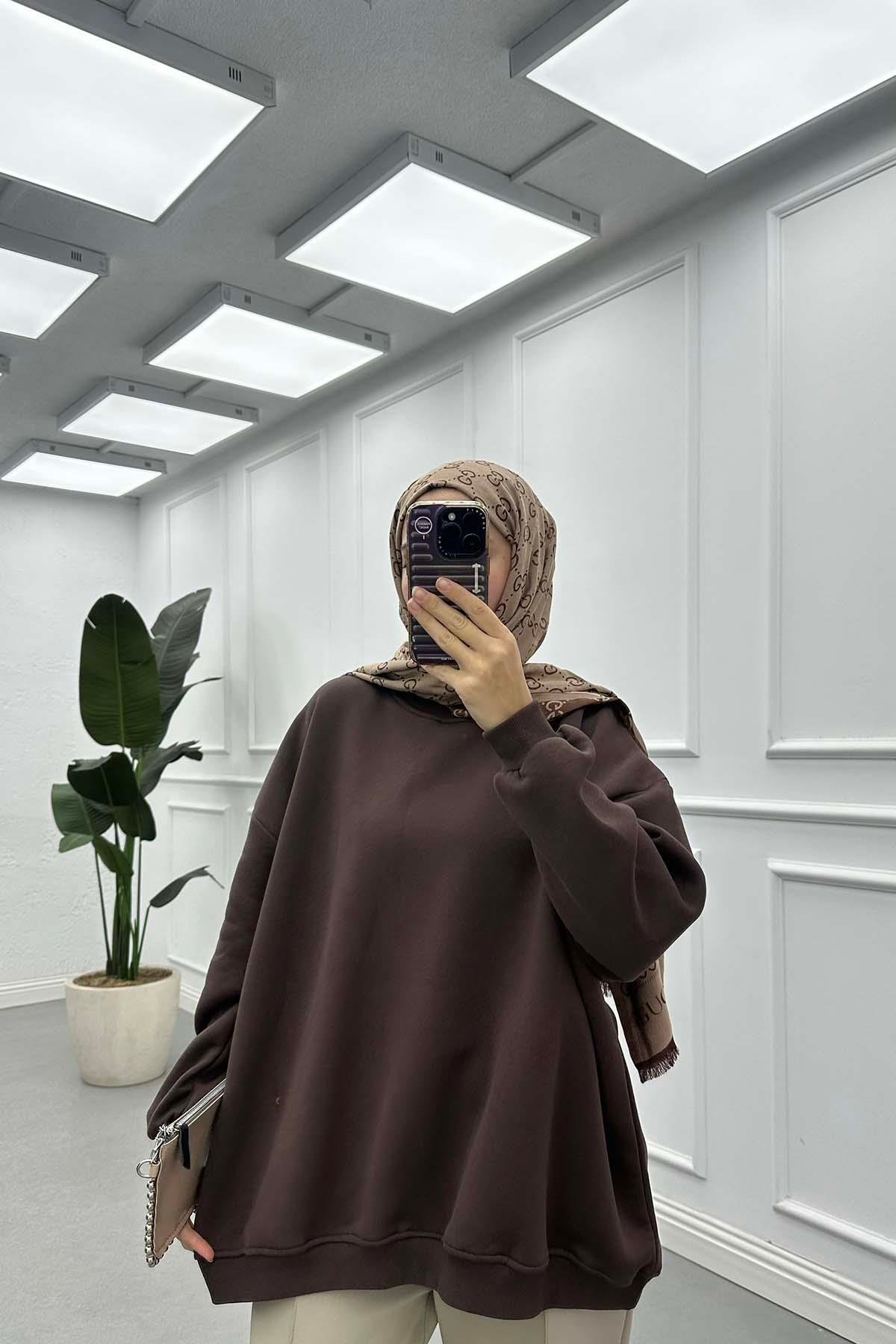 Üç İplik Bisiklet Yaka Sweatshirt Kahve