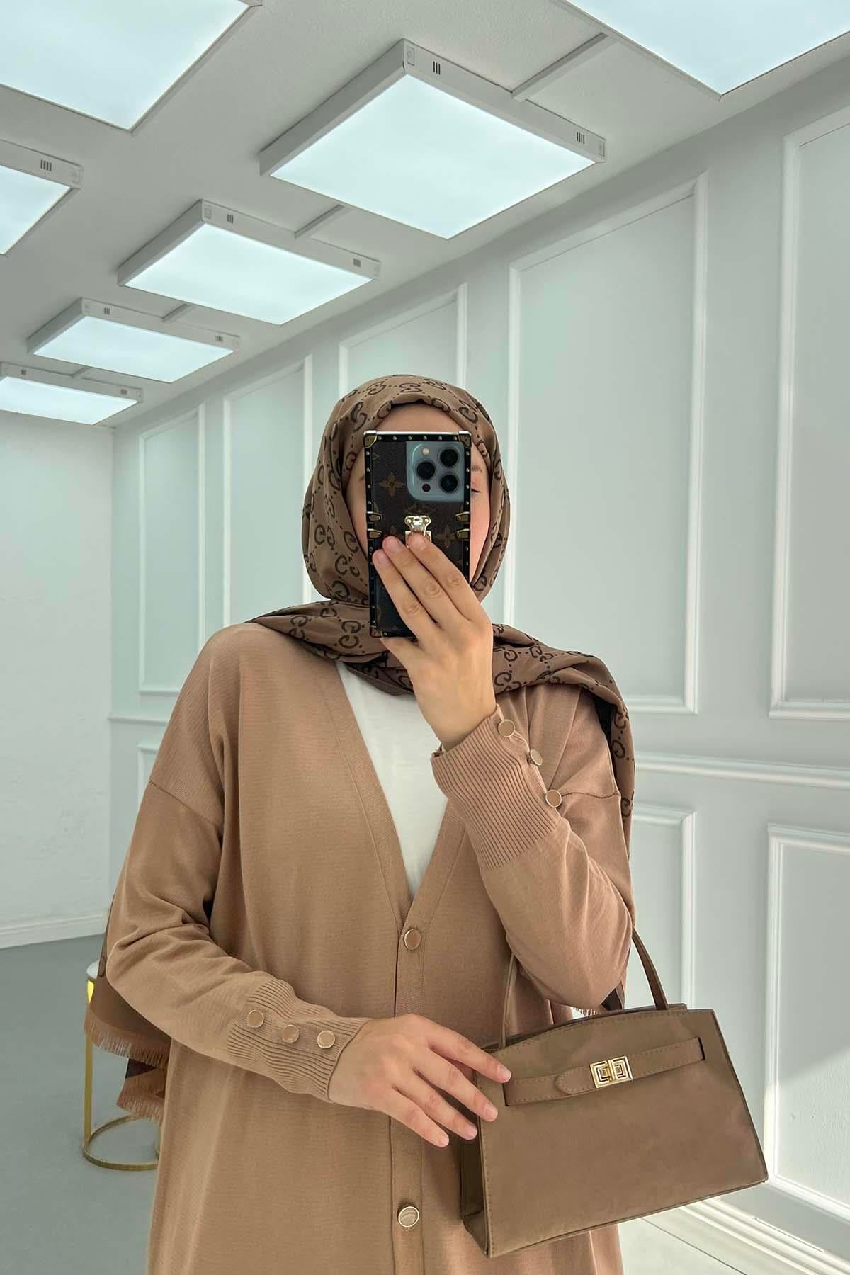 Uzun Düğmeli Merserize Hırka Camel