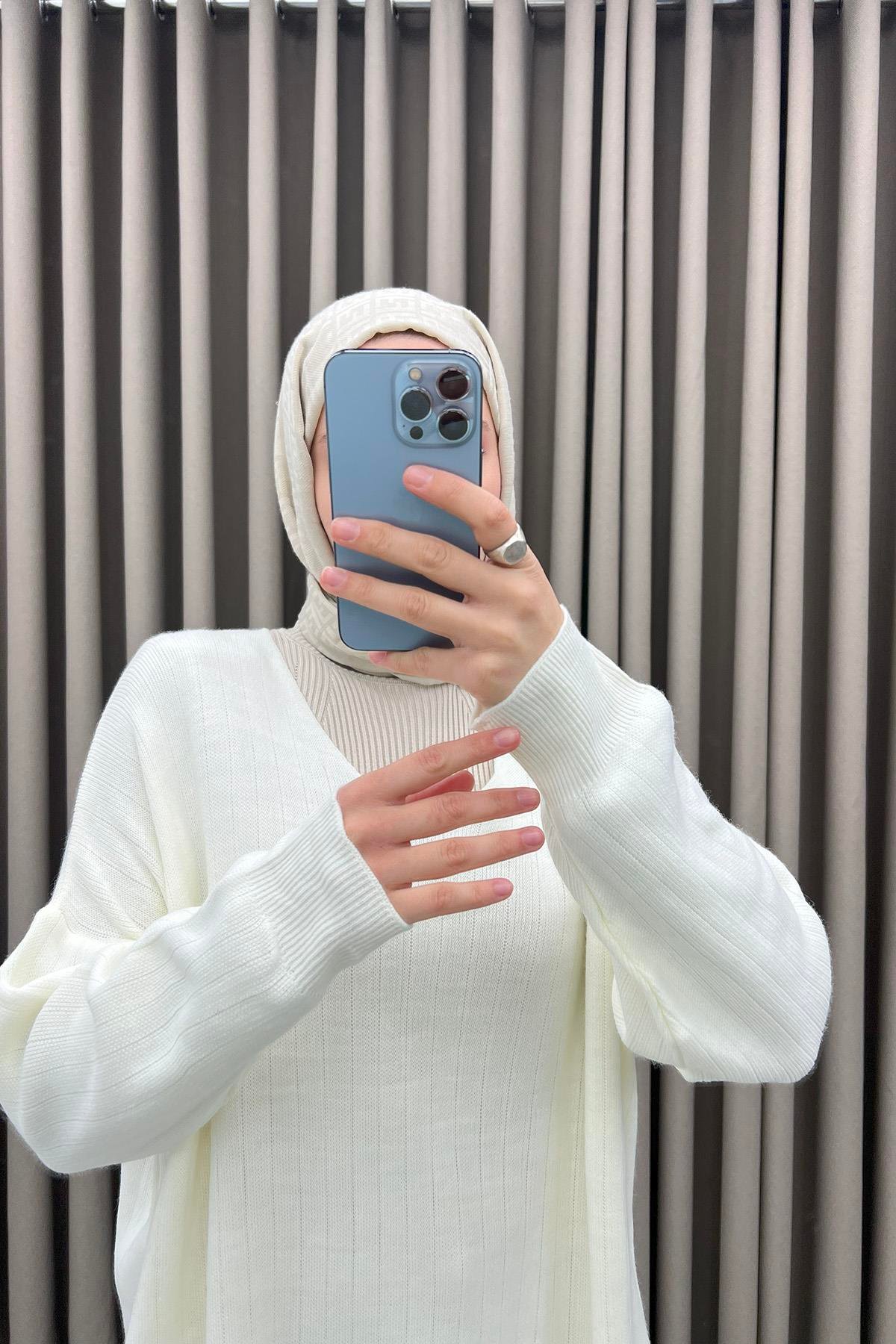 V Yaka Tunik Krem
