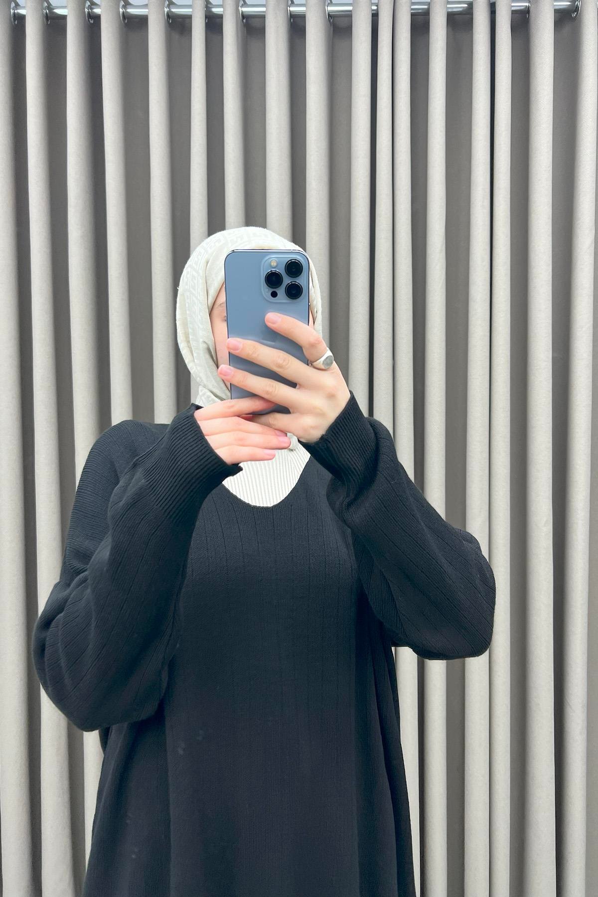 V Yaka Tunik Siyah