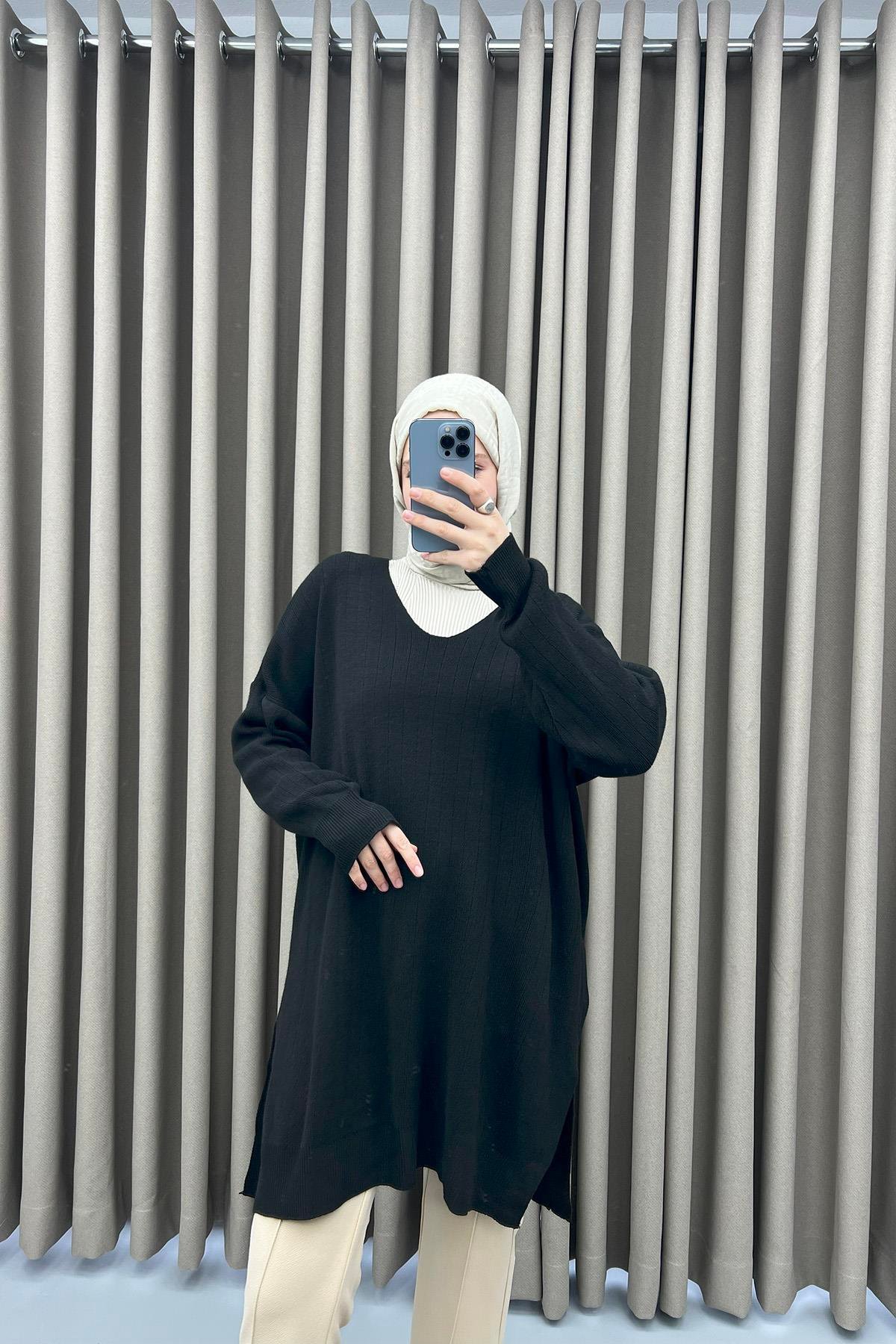 V Yaka Tunik Siyah