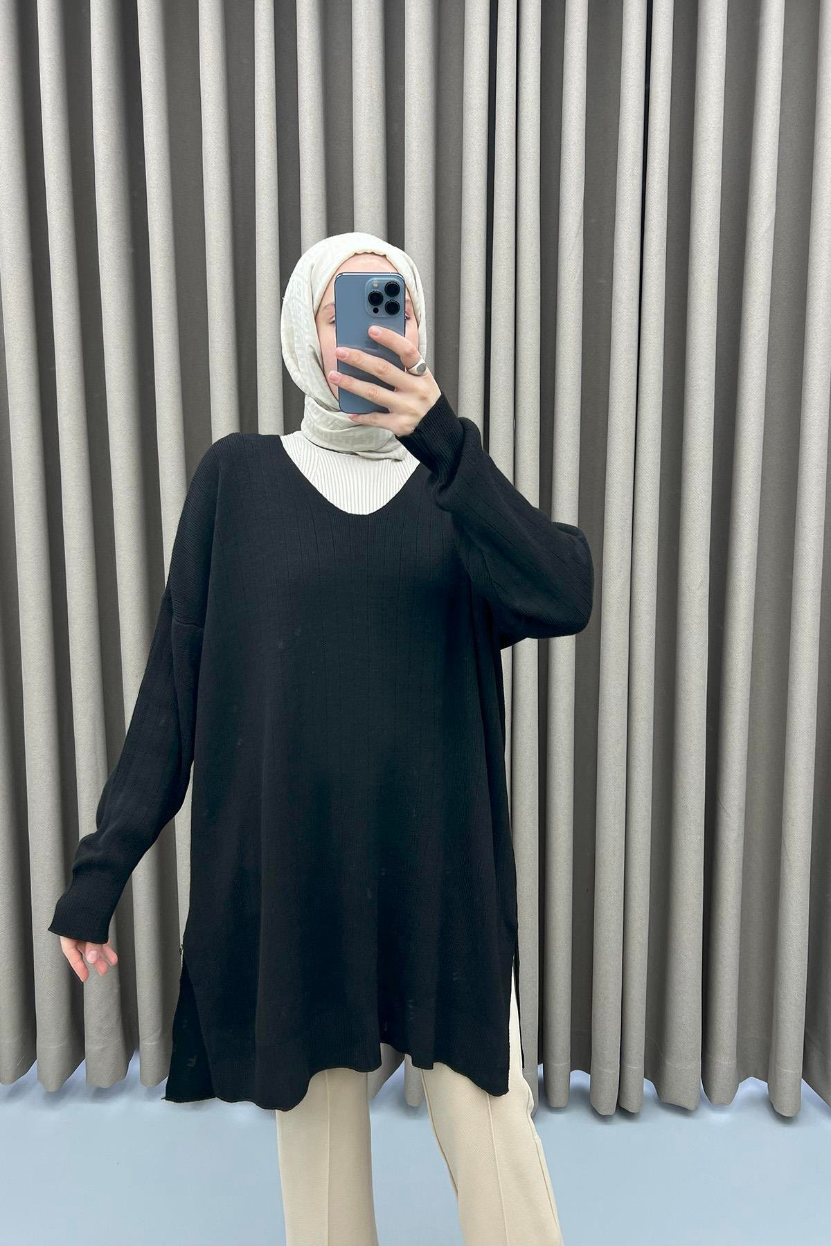 V Yaka Tunik Siyah