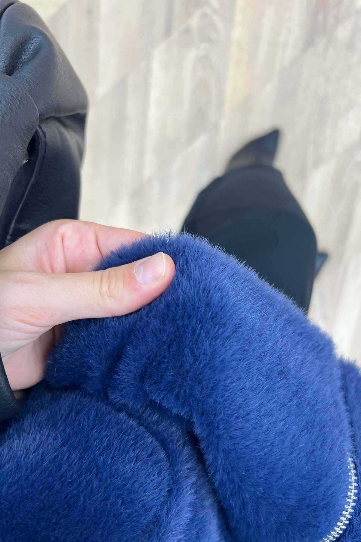 Vira Cepli Peluş Yelek Lacivert