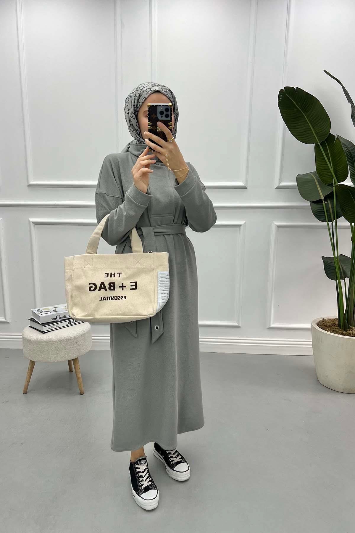 Yaka Çıtçıtlı Kemerli Elbise Gri