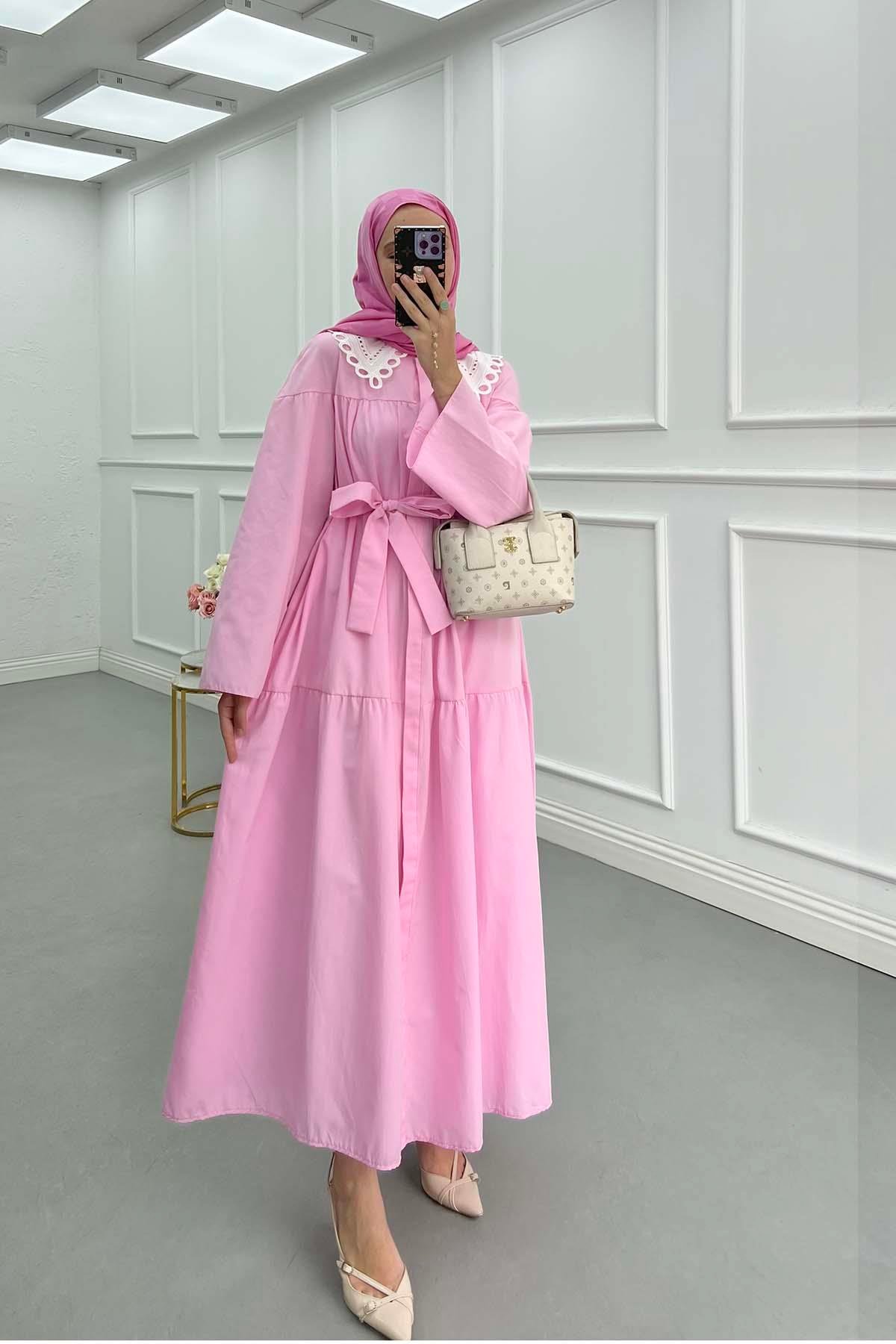 Yaka Detaylı Kuşaklı Elbise Pembe