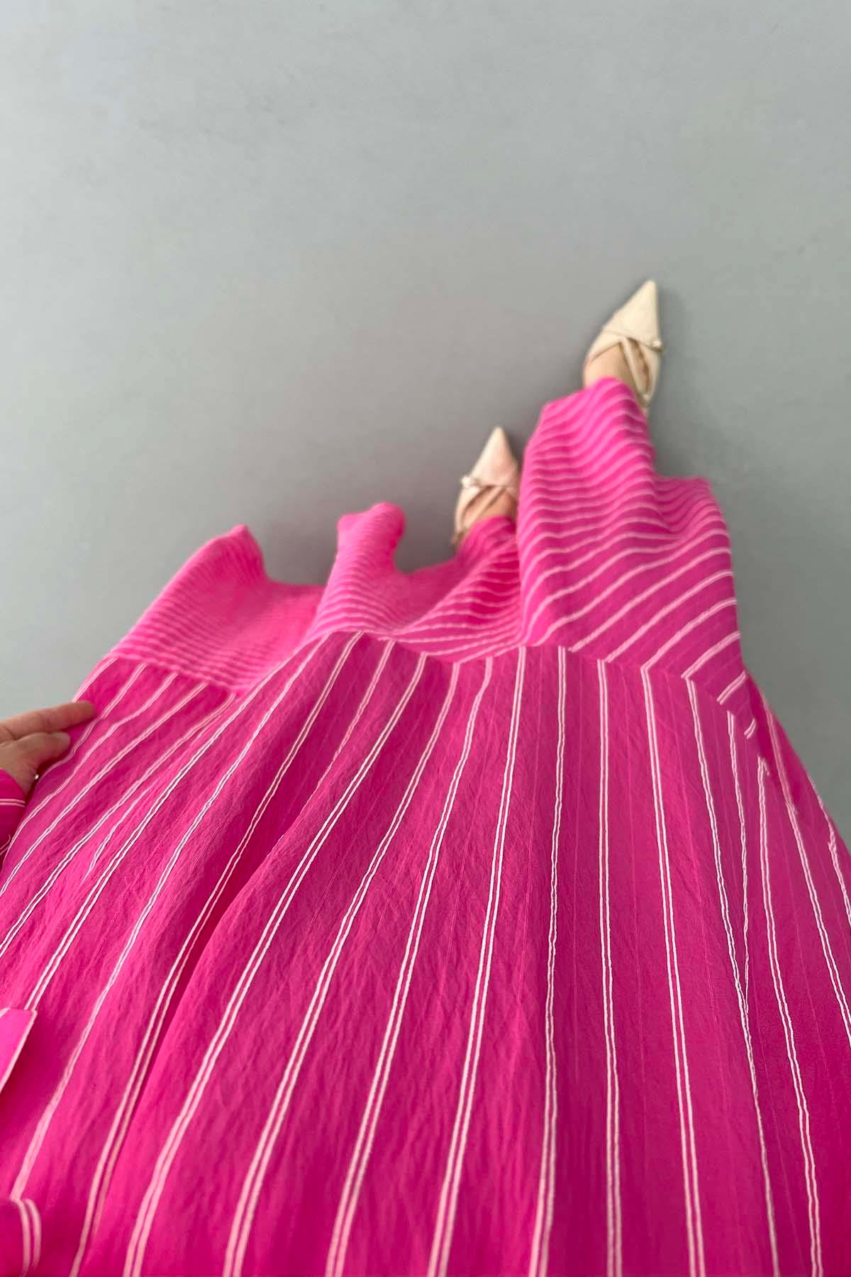 Yaka Düğmeli Çizgili Elbise Pembe