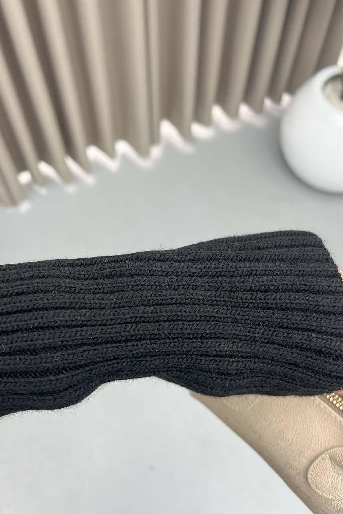 Yaka Ve Kol Detaylı Sweatshirt Siyah