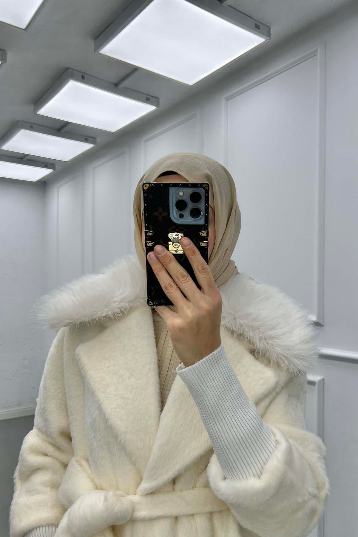 Yakası Kürklü Astarlı Angora Kaban Ekru