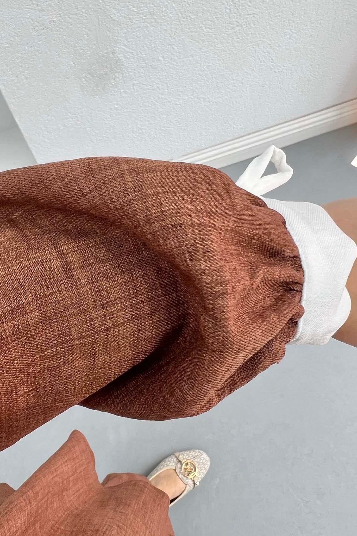 Yakası Taşlı Takım Kahve