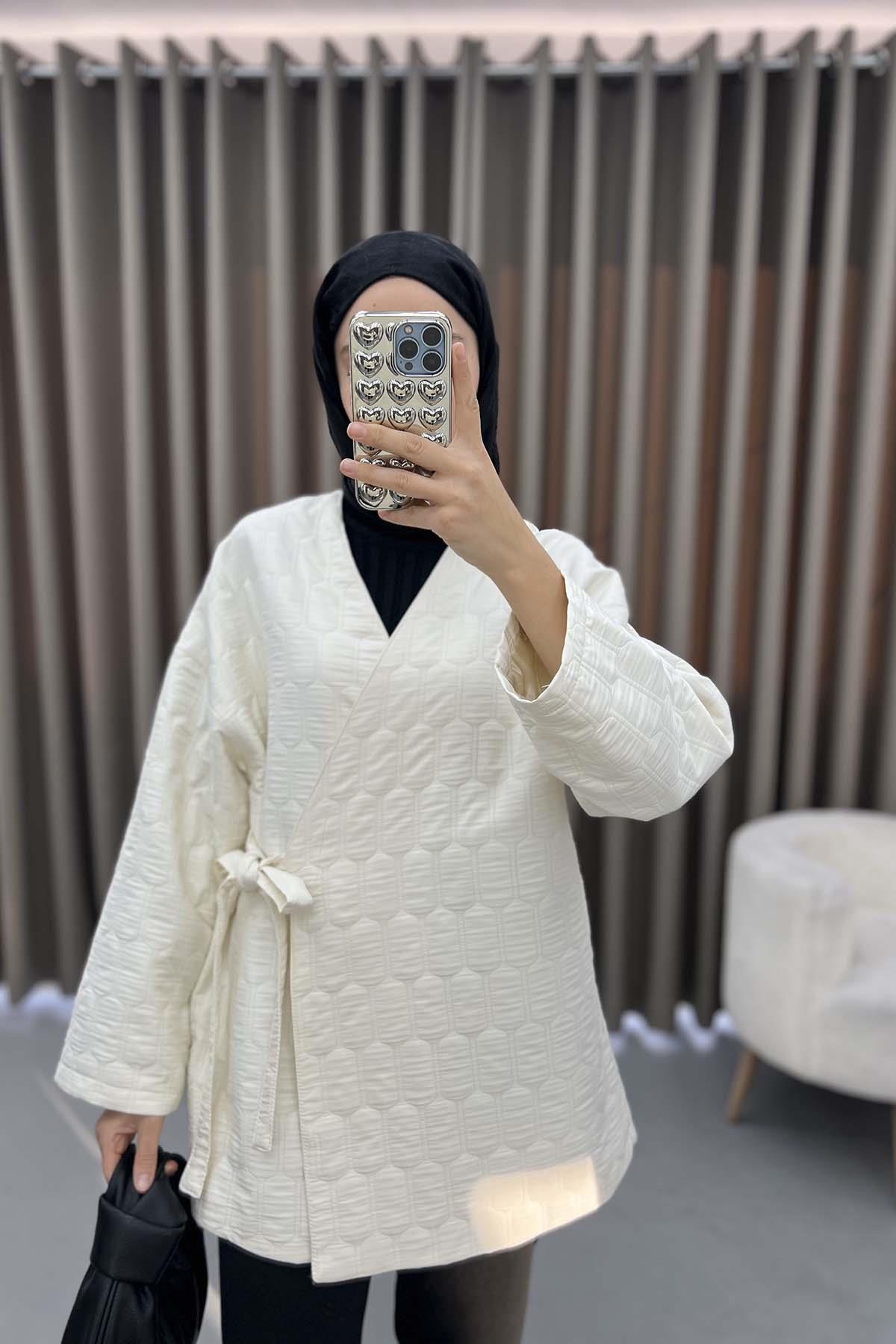 Yan Bağlamalı Kapitone Kimono Krem