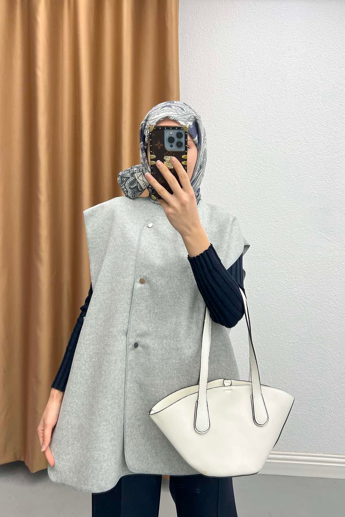 Yan Çıtçıtlı Yelek Açık Gri