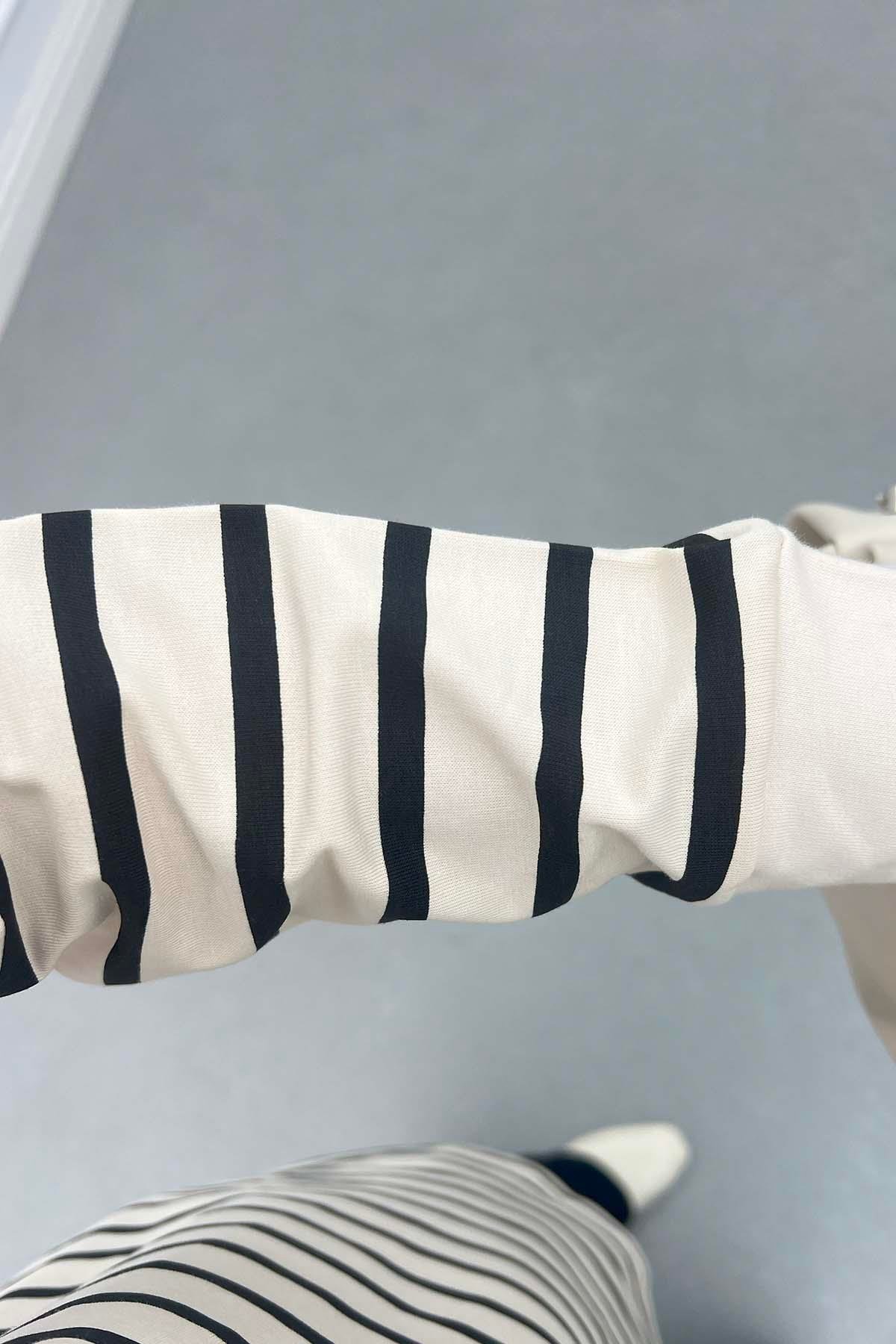 Yarım Fermuar Yakalı Sweatshirt Siyah