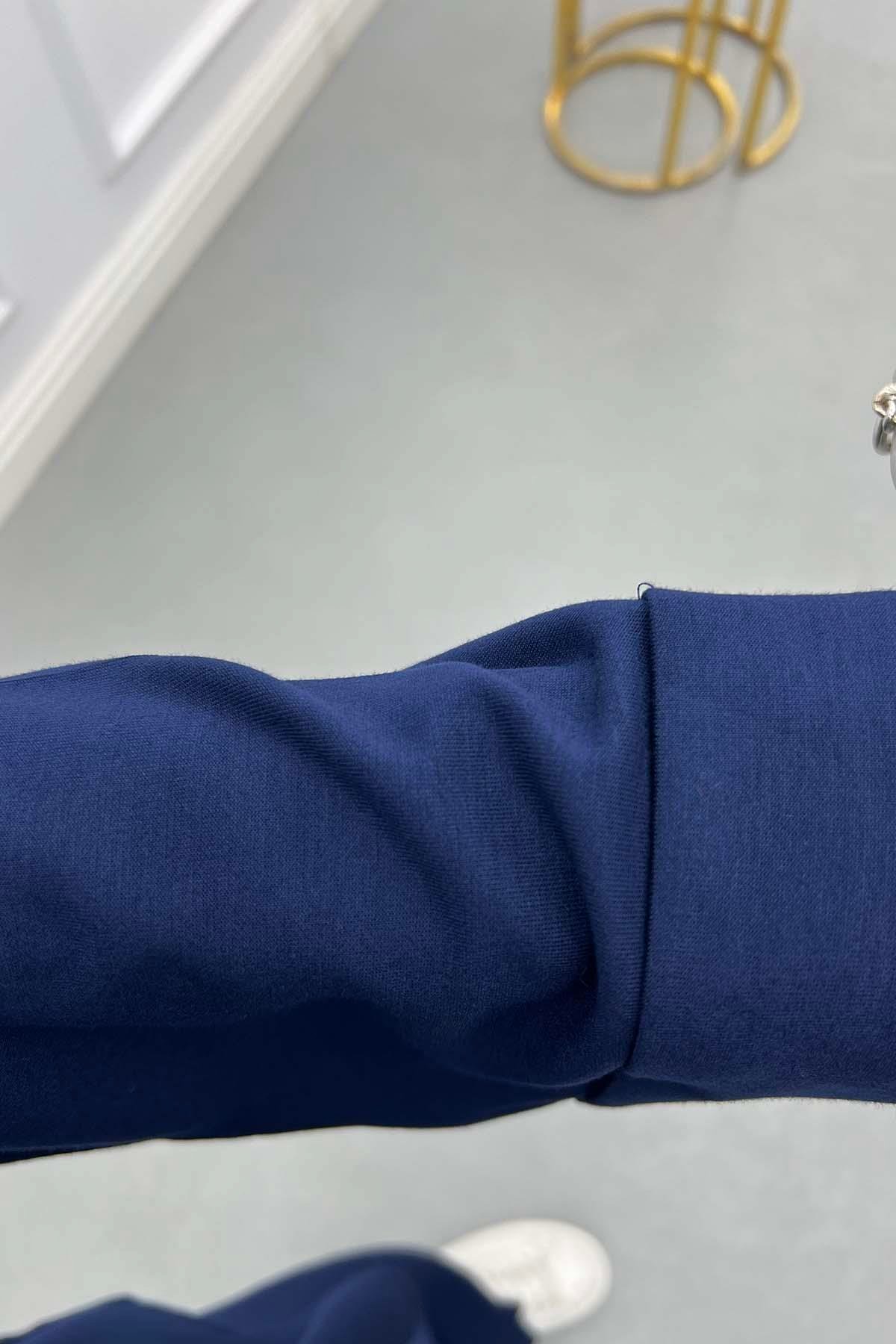 Yırtmaç Detaylı Biyeli Takım Lacivert