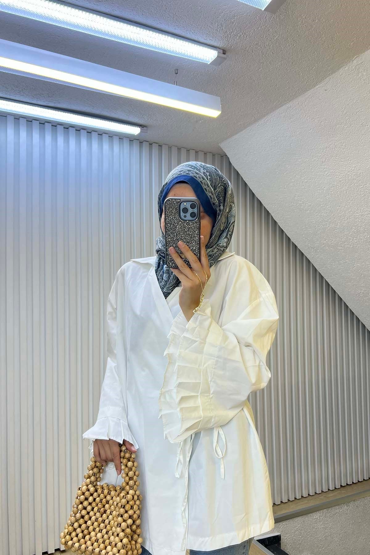 Zarif Pile Detaylı Modern Kimono Beyaz