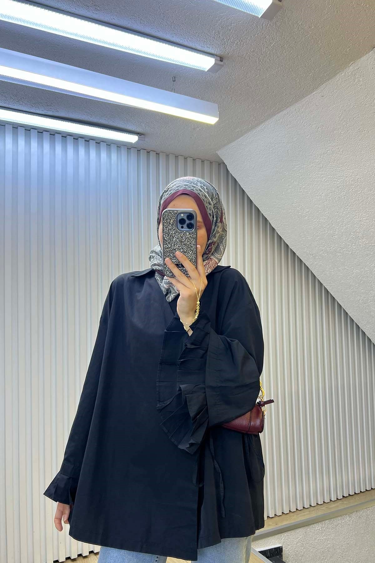 Zarif Pile Detaylı Modern Kimono Siyah