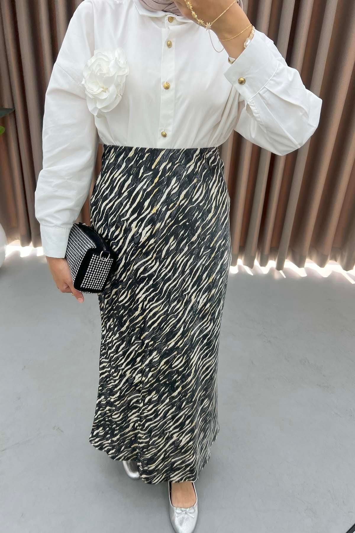 Zebra Desenli Parlak Etek Siyah