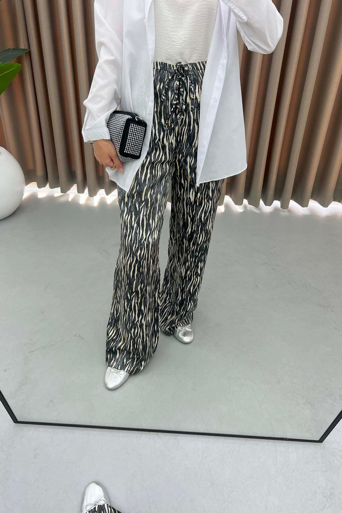 Zebra Desenli Parlak Pantolon Siyah