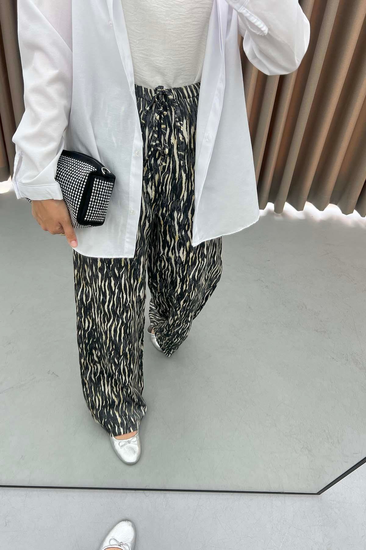 Zebra Desenli Parlak Pantolon Siyah