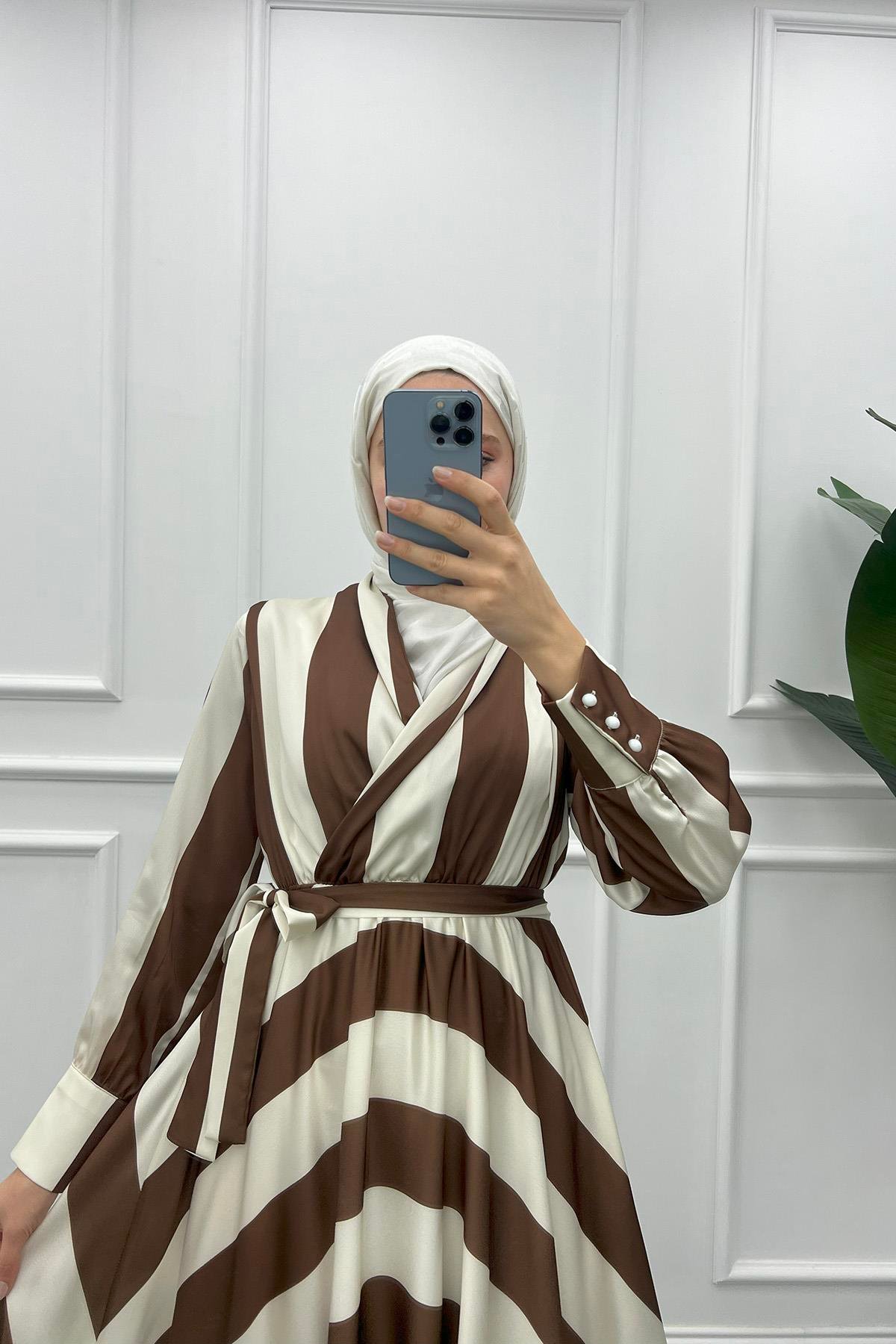 Zebra Desenli Saten Elbise Kahve-Beyaz
