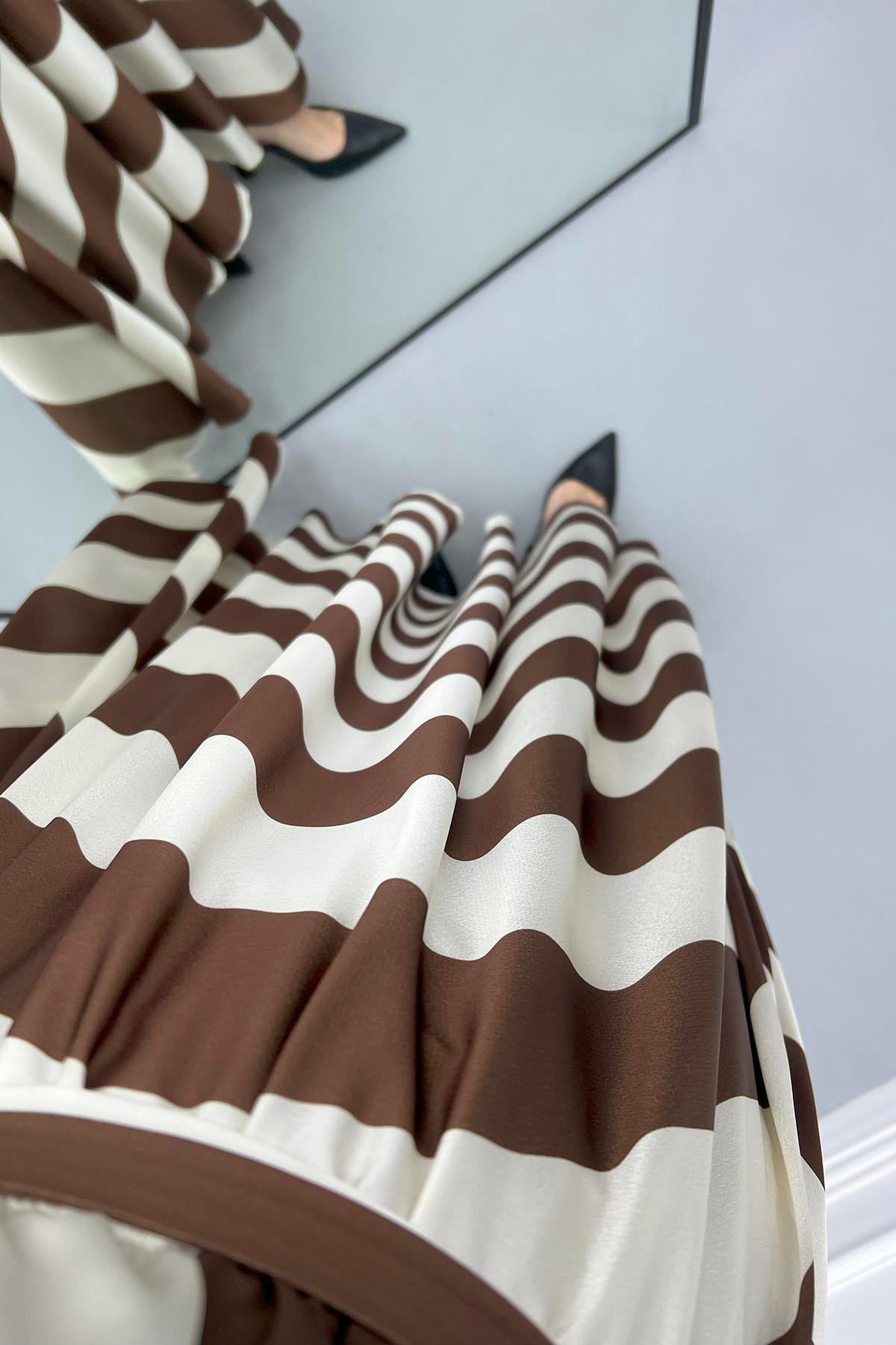 Zebra Desenli Saten Elbise Kahve-Beyaz
