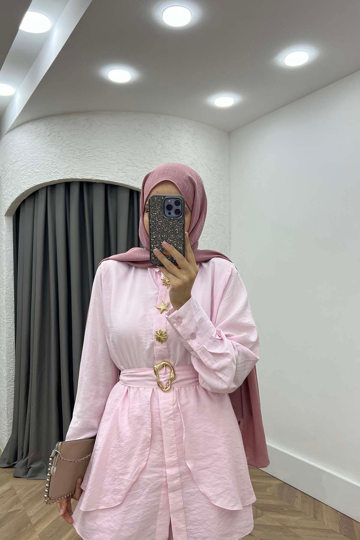 Zerafet Büzgülü Aura Düğme Detaylı Takım Pembe