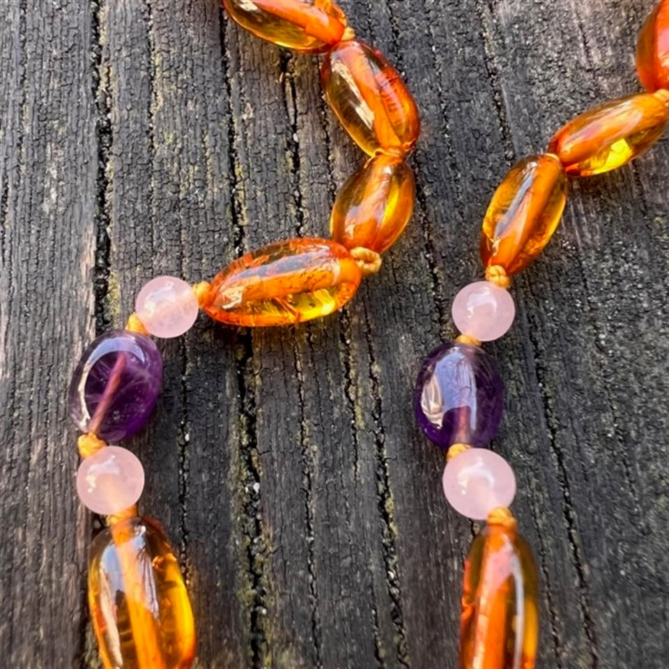 Ametist Rose Quartz ve Kahverengi Kehribar Bebek Kolyesi-Damla Kesim