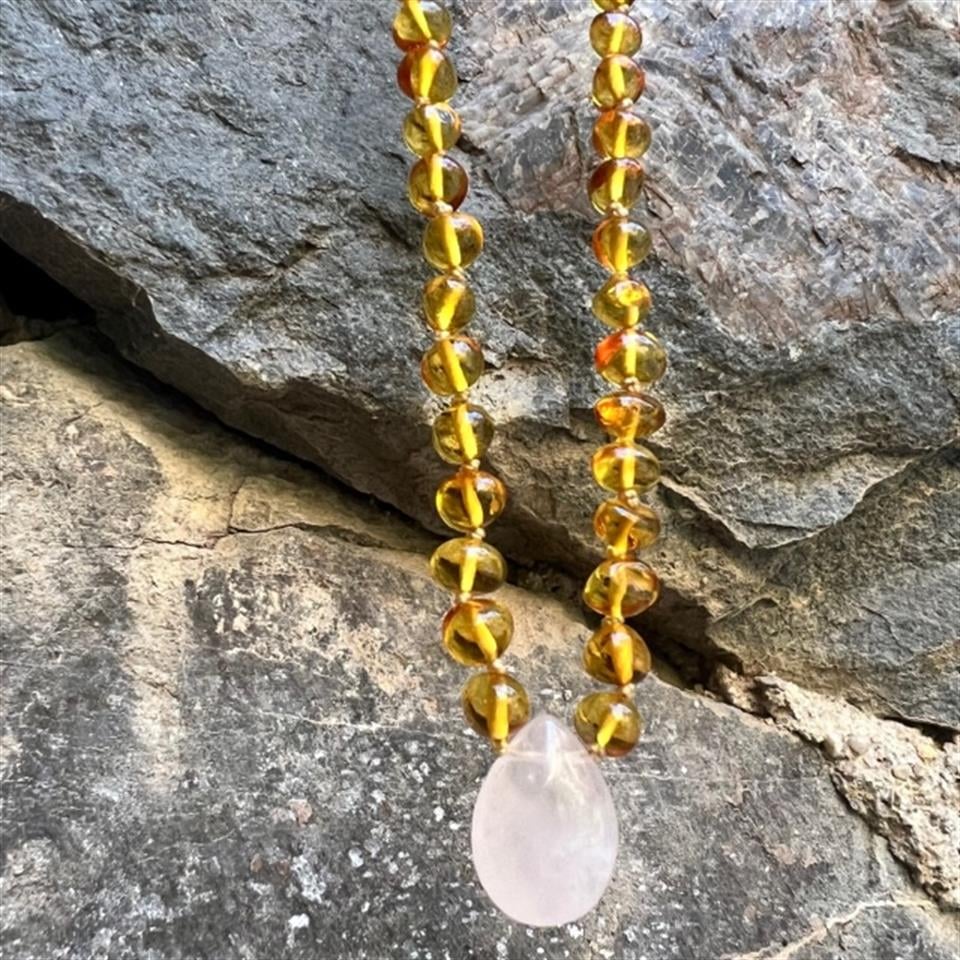Rose Quartz uçlu Bal Rengi Kehribar Bebek Kolyesi
