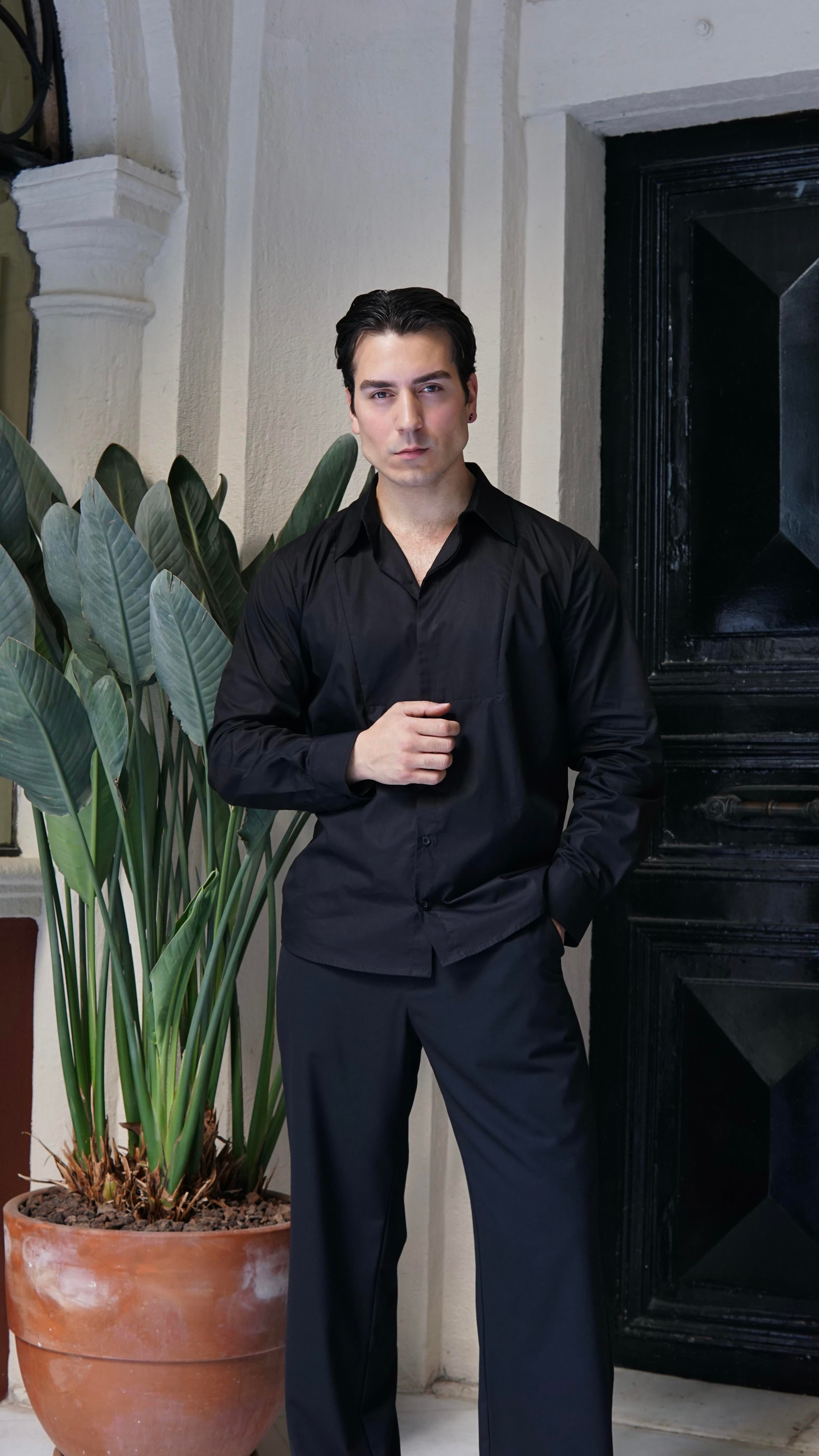 Mr. Darcy Siyah Gömlek