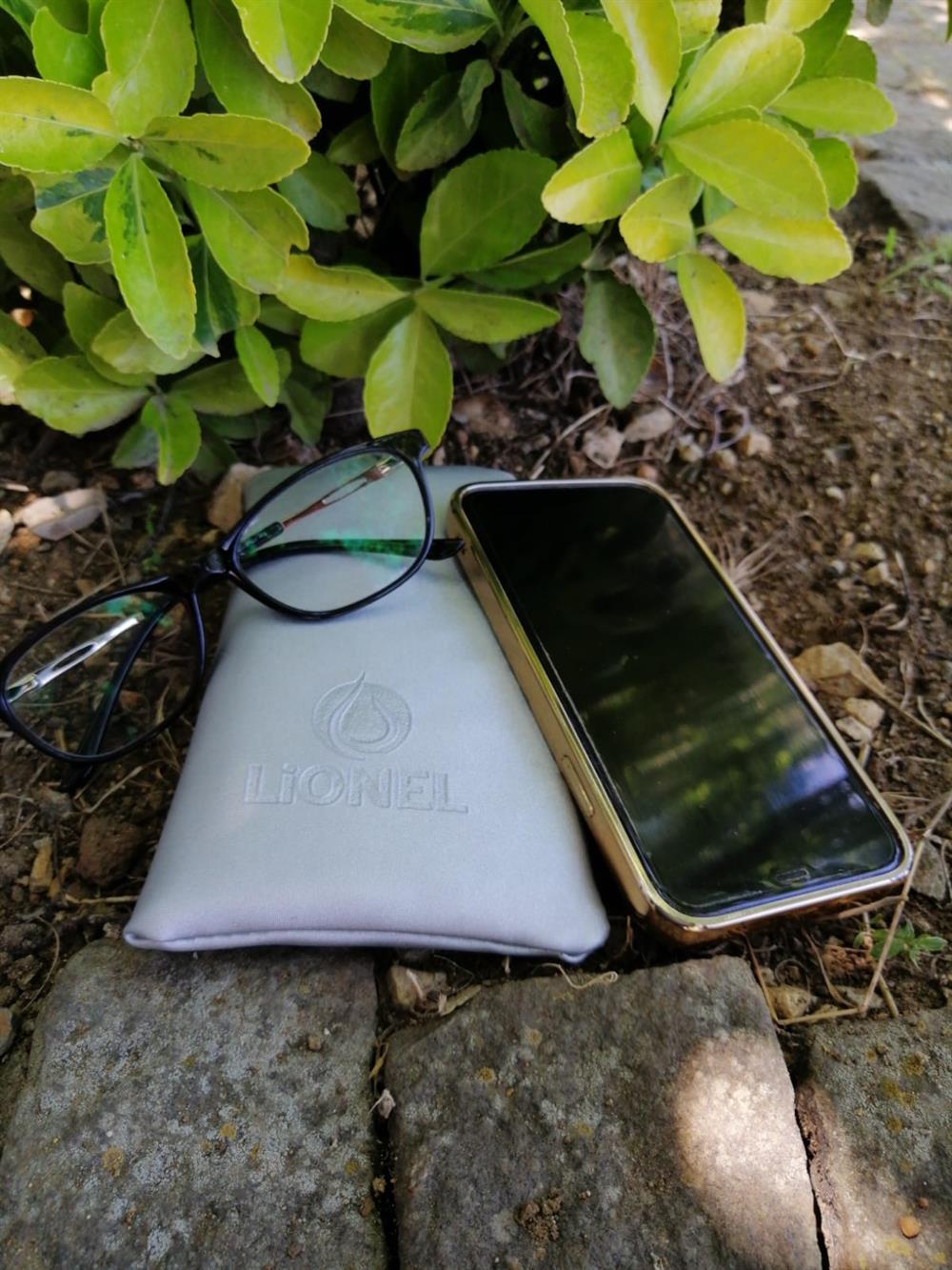 Parlak Gri Gözlük / Telefon Çantası