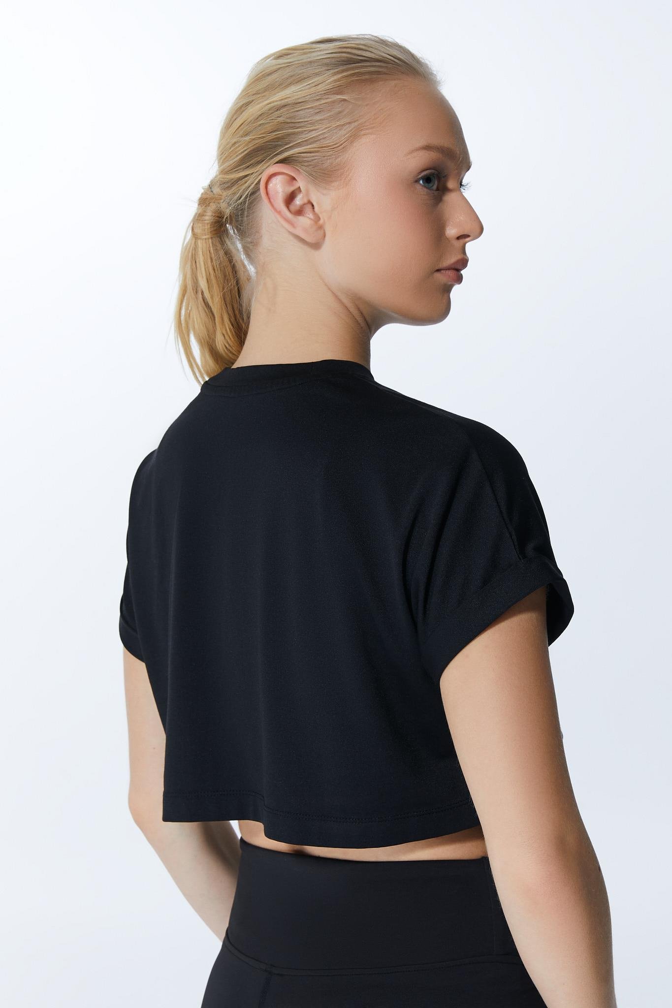 ED2307-02 Victoria Crop Tişört Siyah