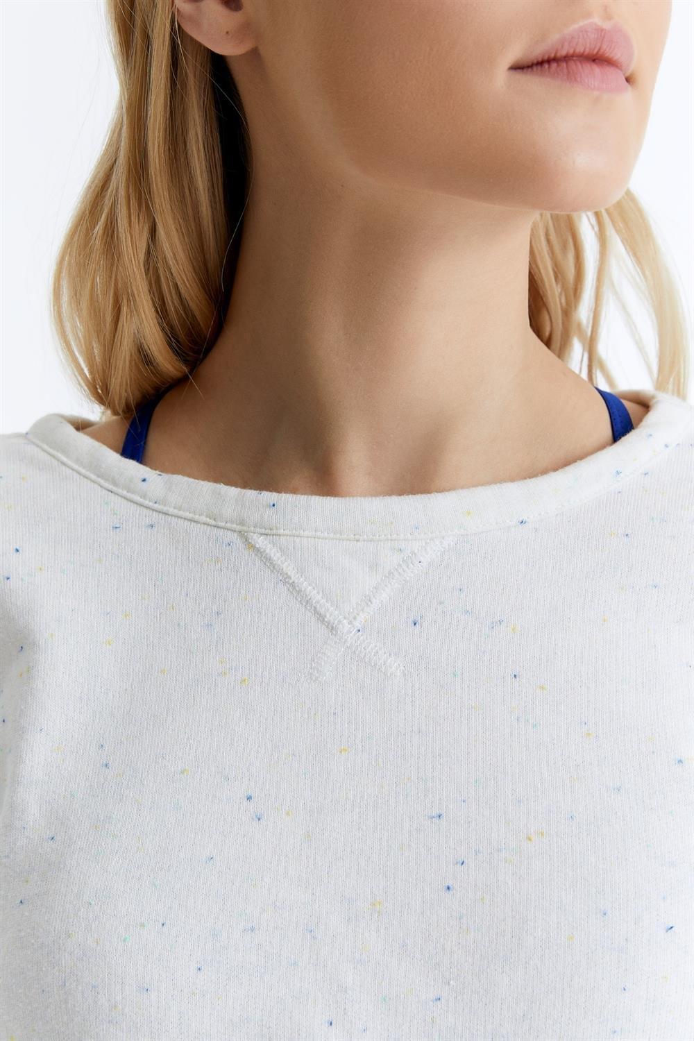 ED7745-01 Yoga Sweatshırt Beyaz Nopeli