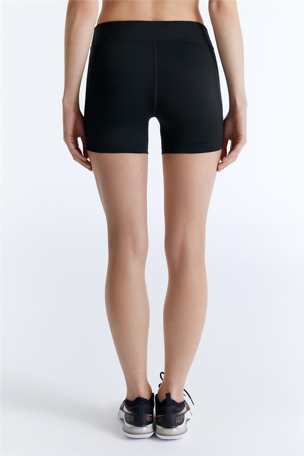 ED7785-01 Short Legging White