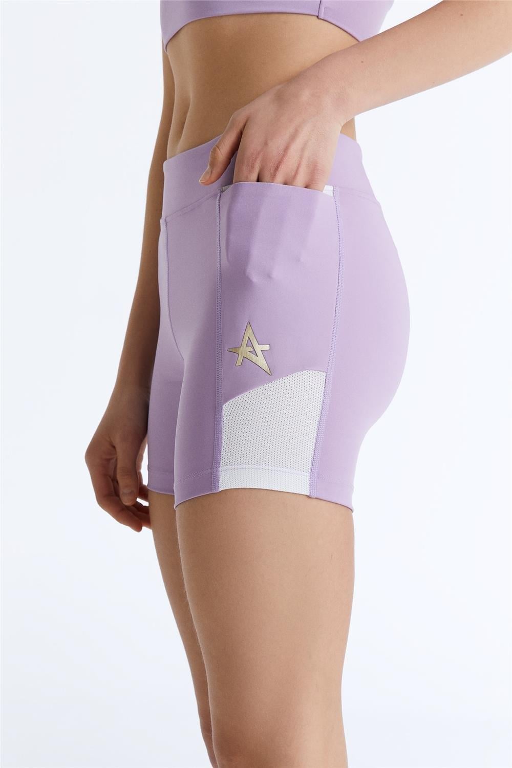ED7785-01 Short Legging White