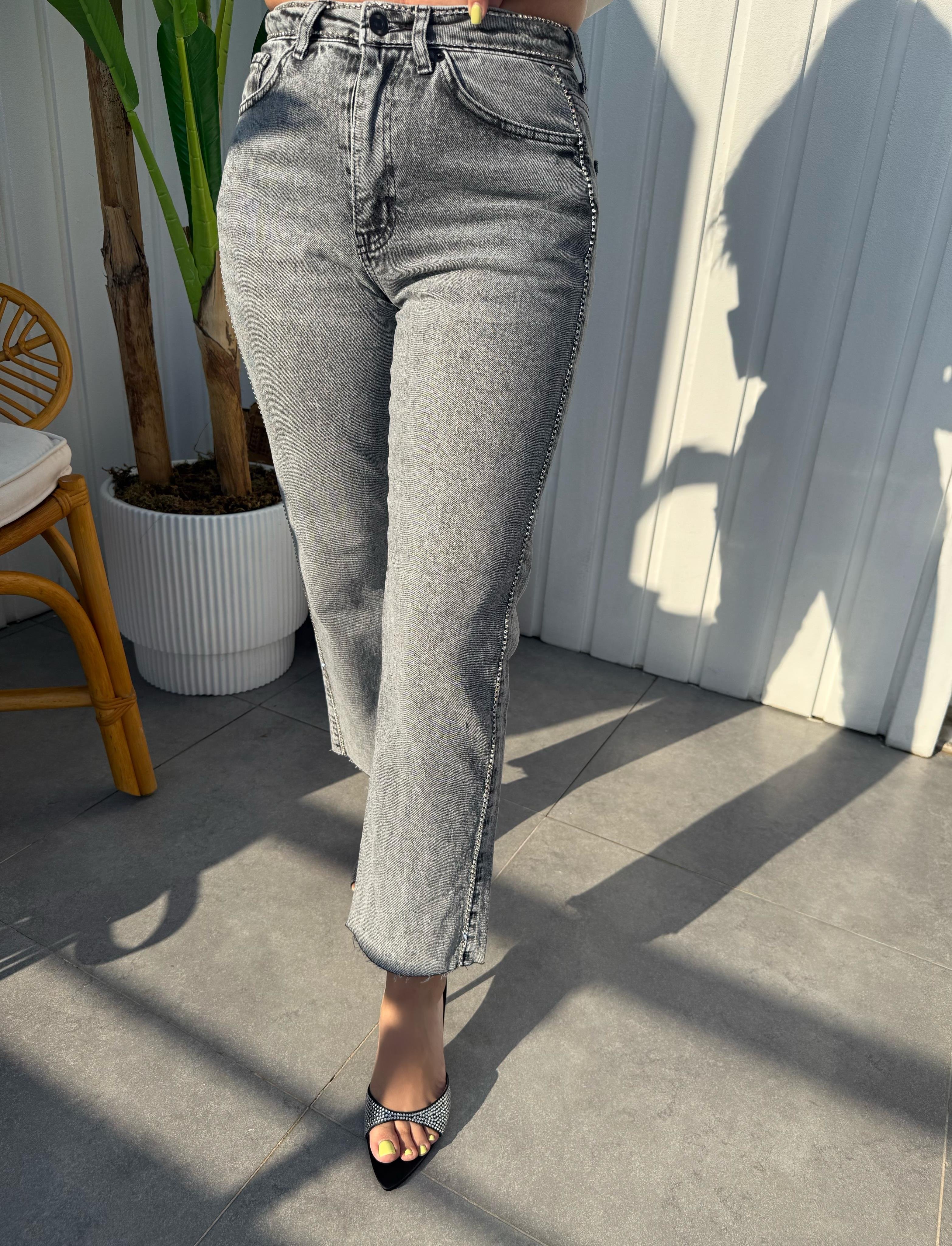 10128 Kenarlaro Taşlı Jean