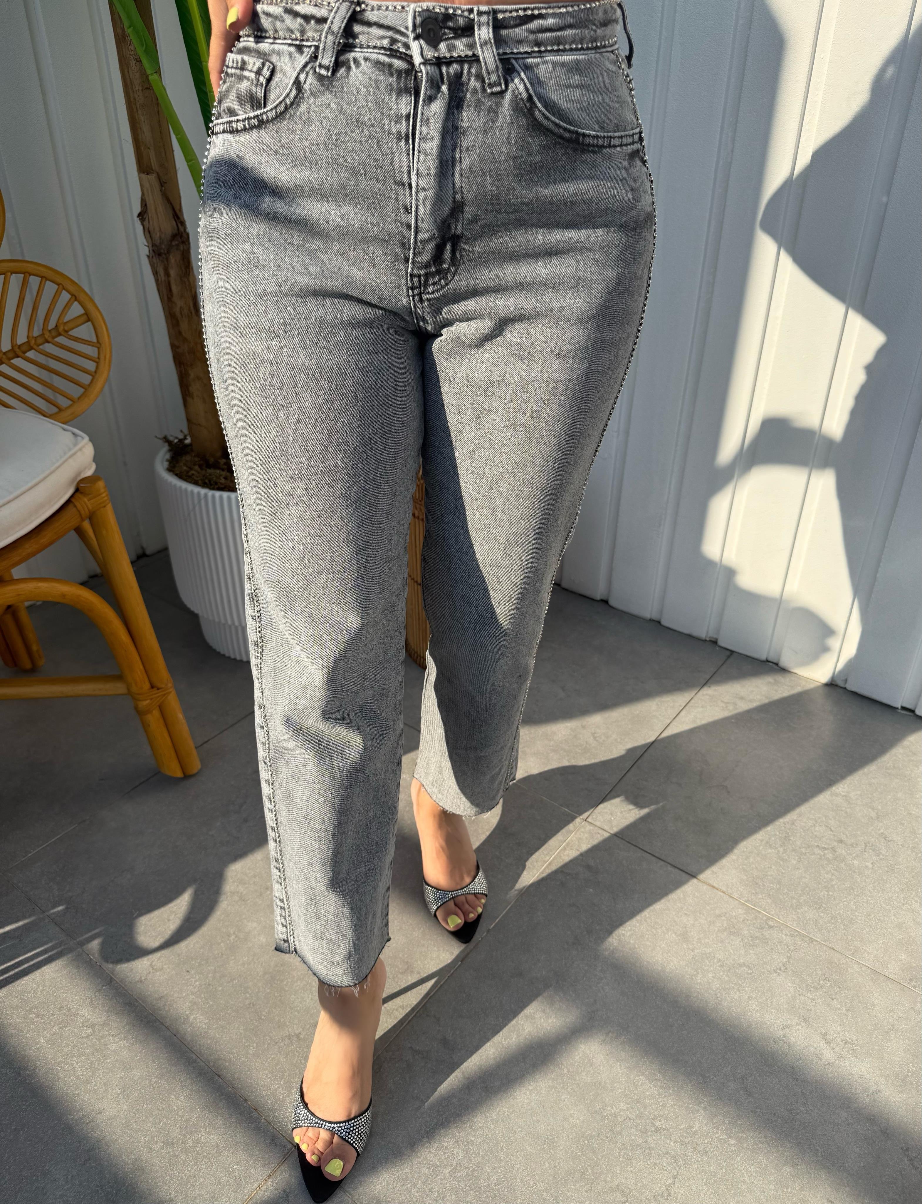 10128 Kenarlaro Taşlı Jean