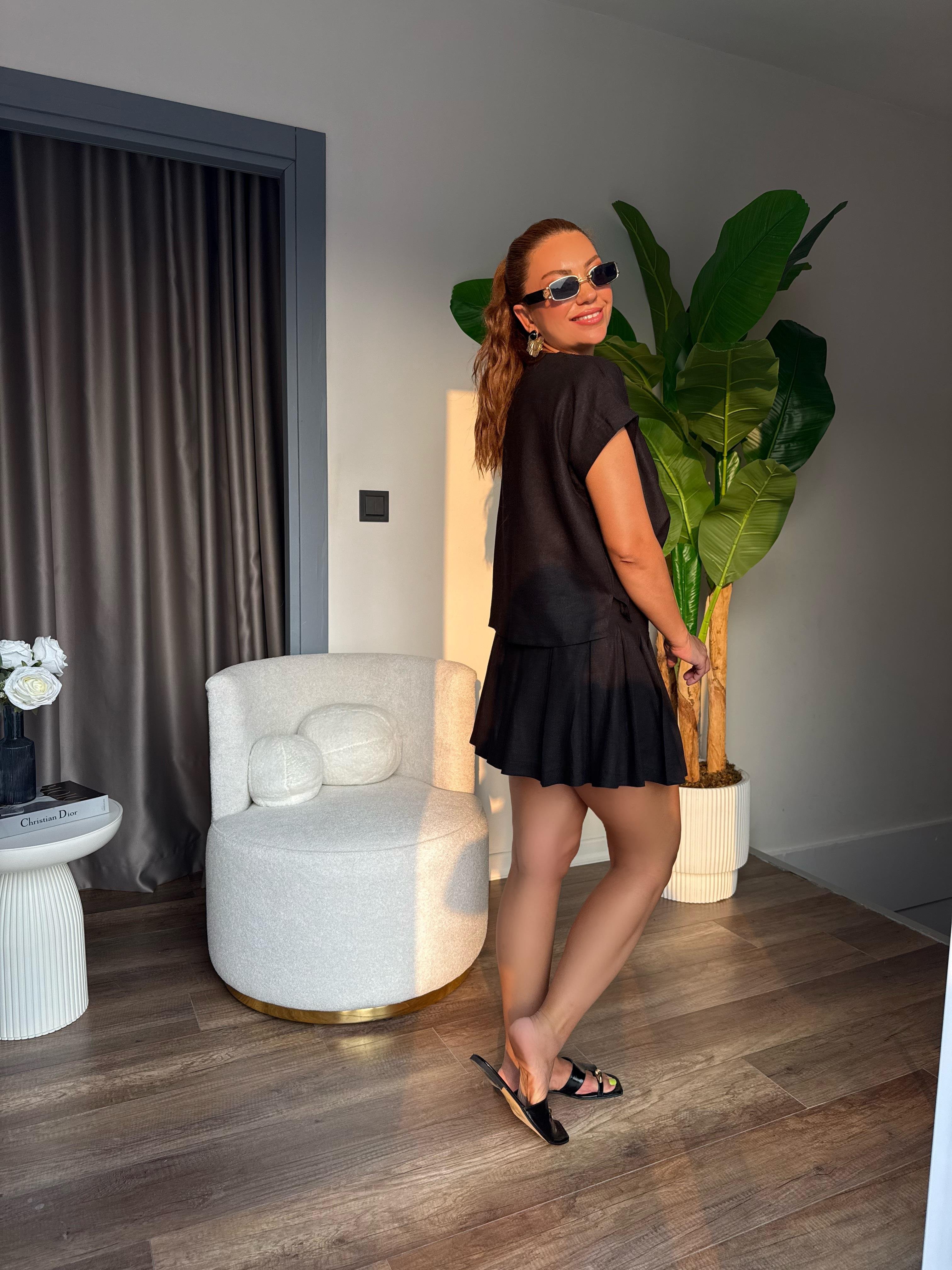 10453 Bluz Şort Etek Takım