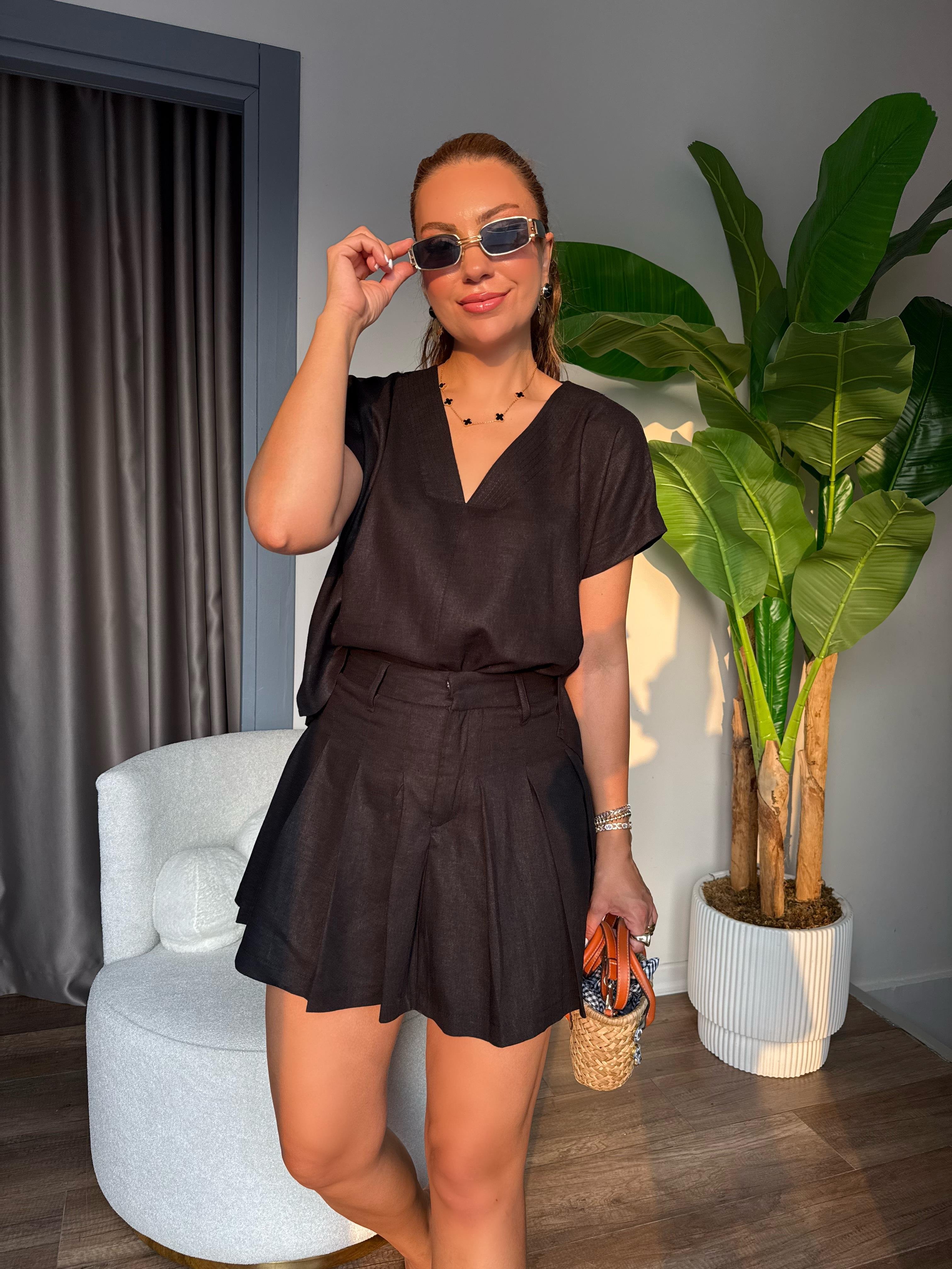 10453 Bluz Şort Etek Takım