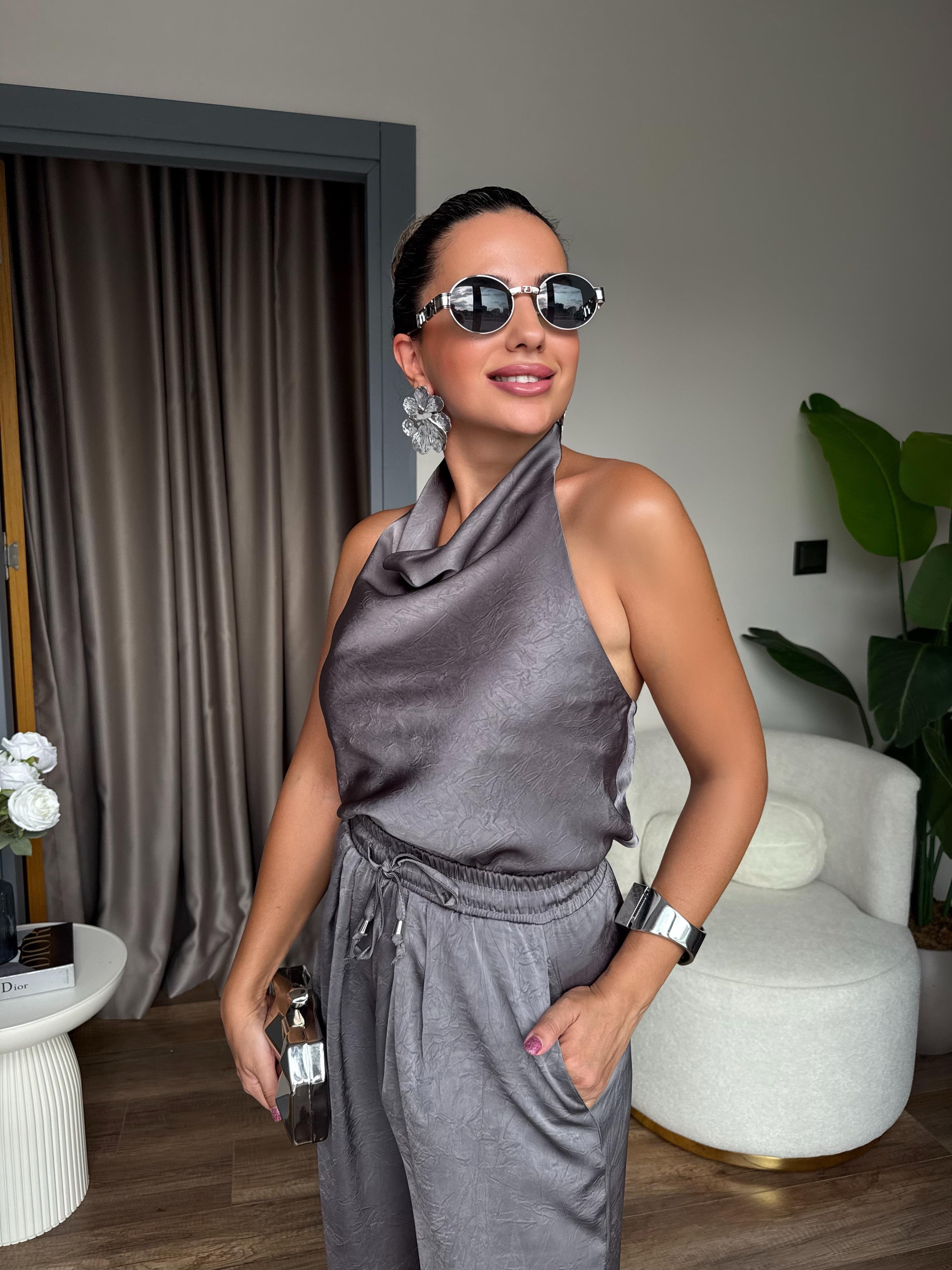 10517 Boyundan Detaylı Saten Pantolon Bluz Takım