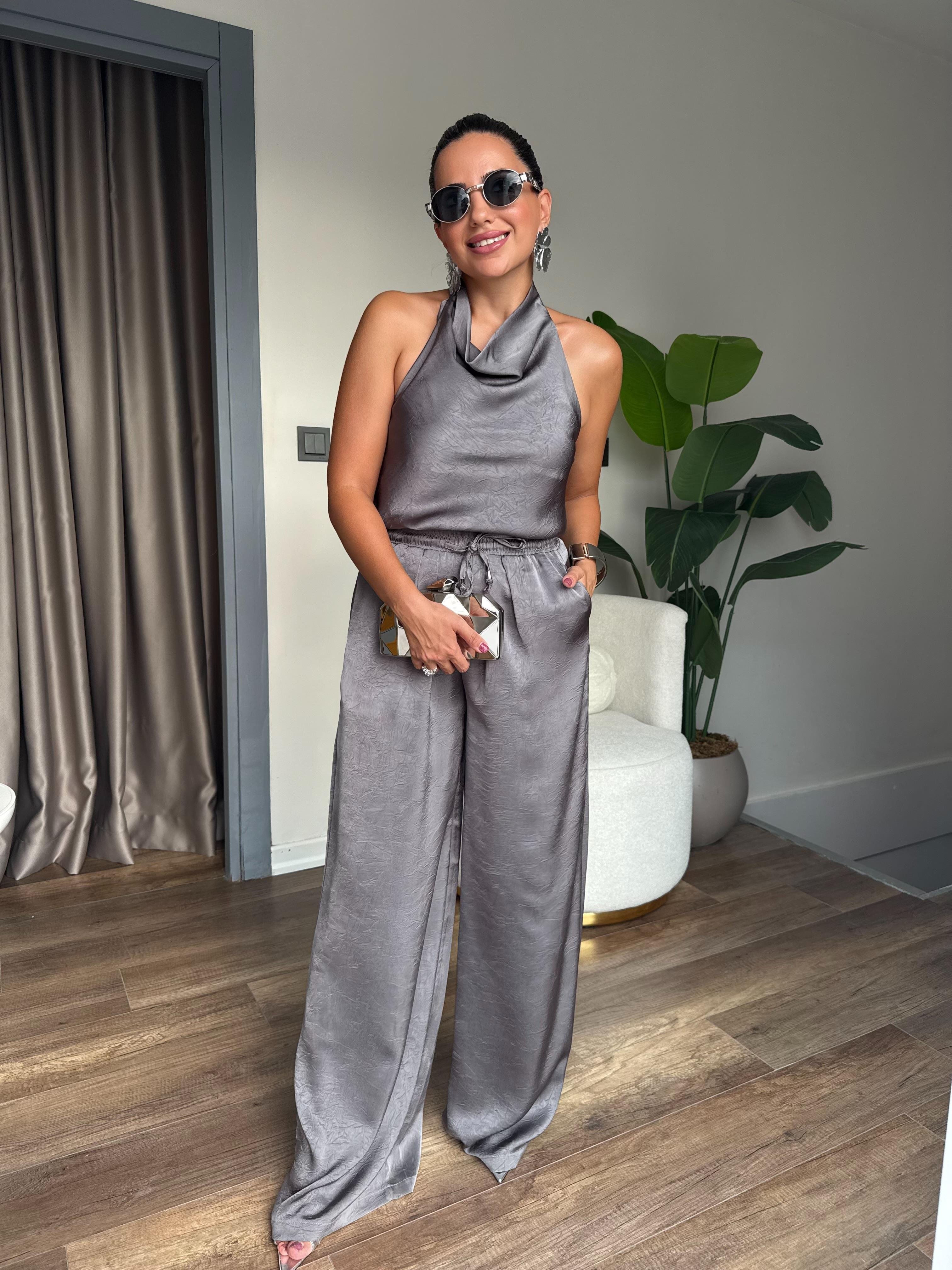 10517 Boyundan Detaylı Saten Pantolon Bluz Takım