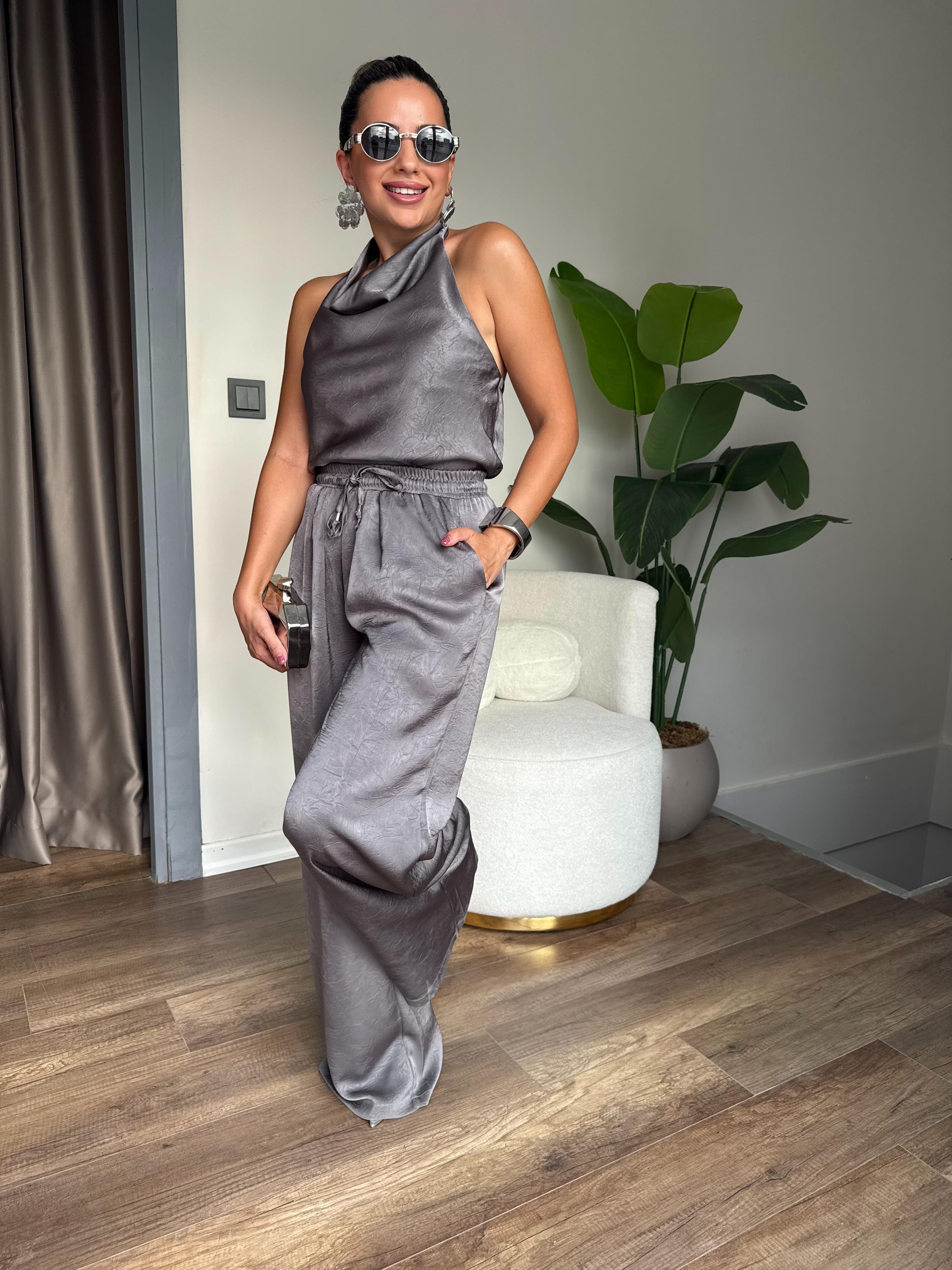 10517 Boyundan Detaylı Saten Pantolon Bluz Takım
