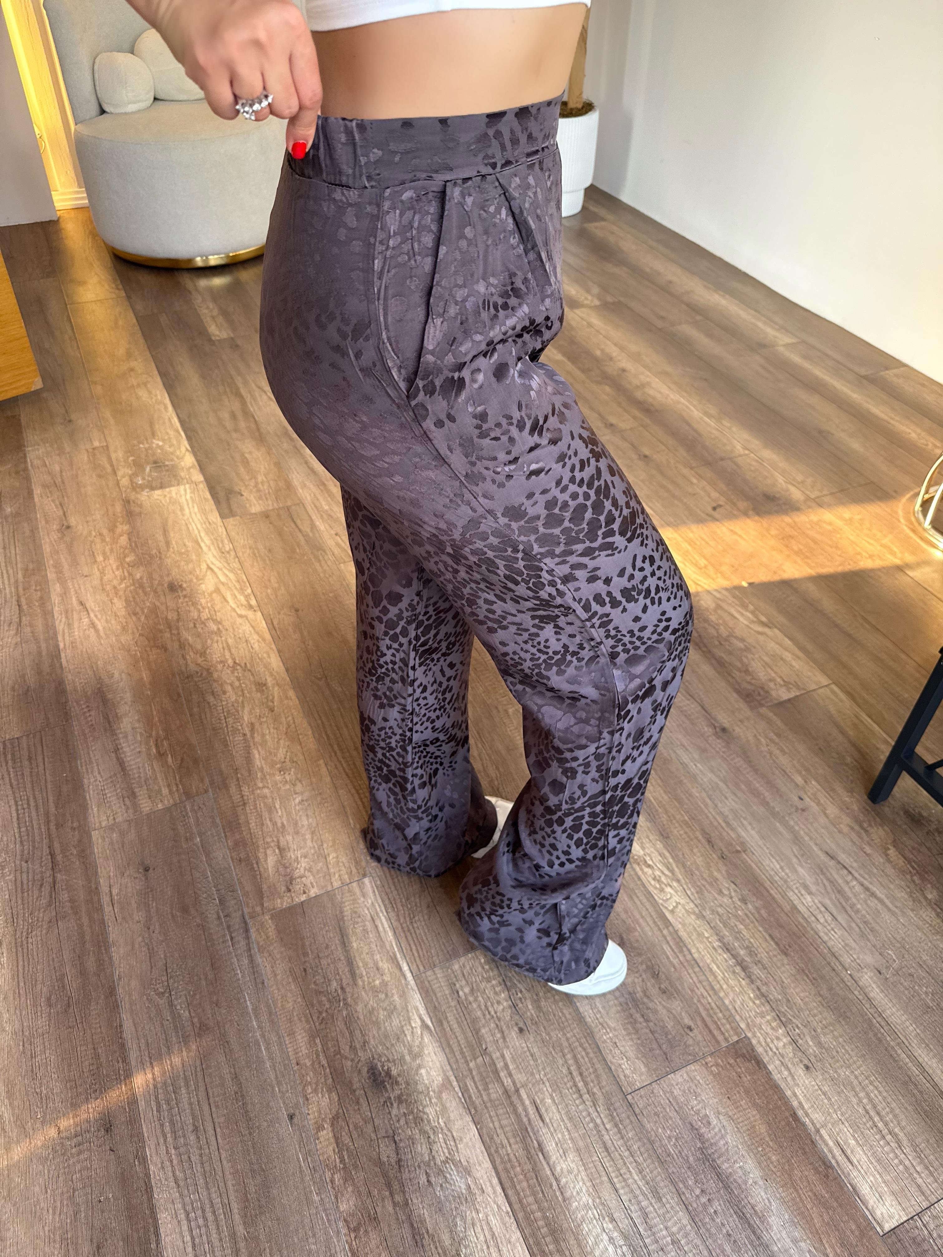 10523 Leopar Desenli Saten Pantolon