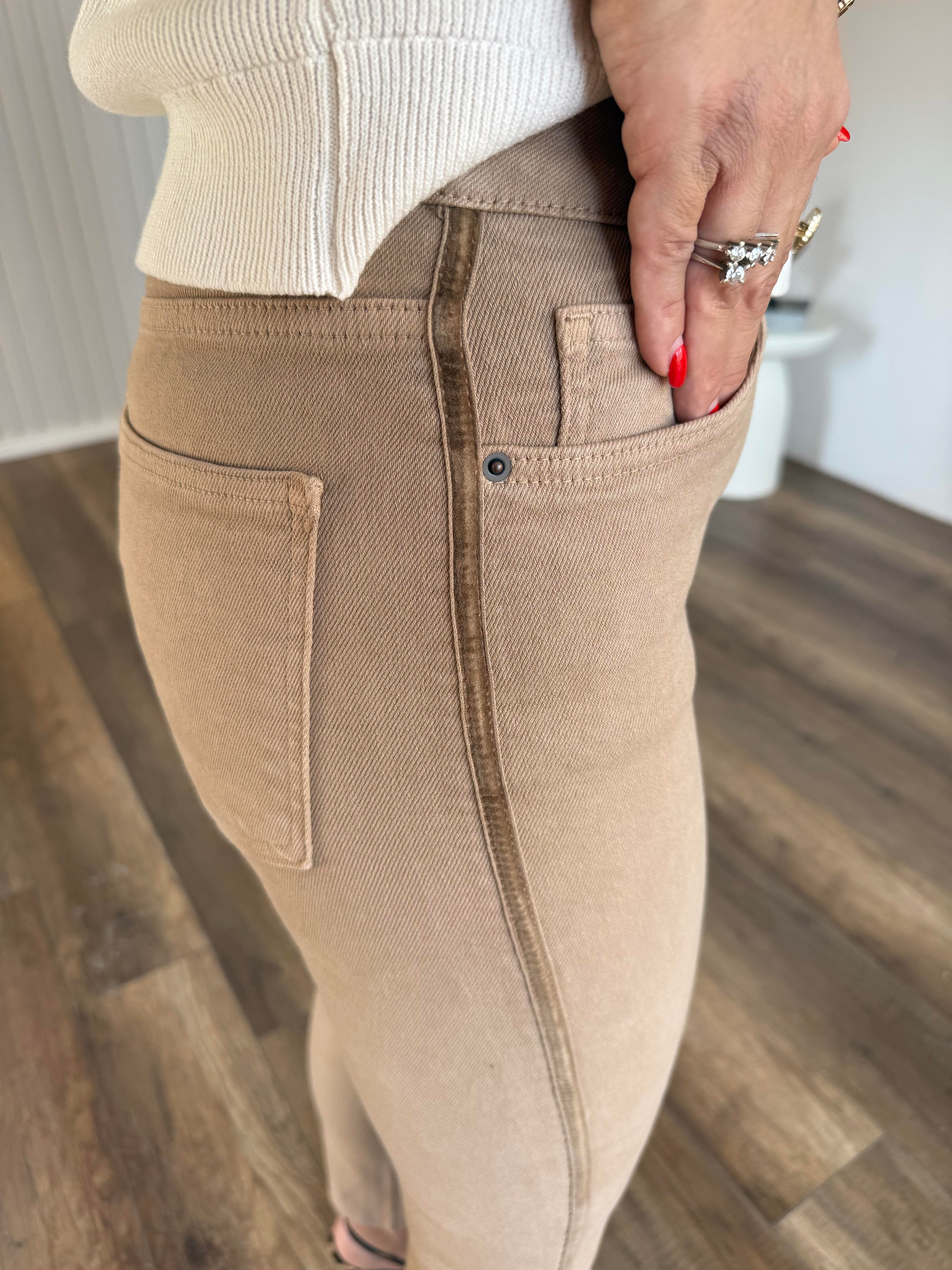 10700 Şerit Detaylı Mom Jean