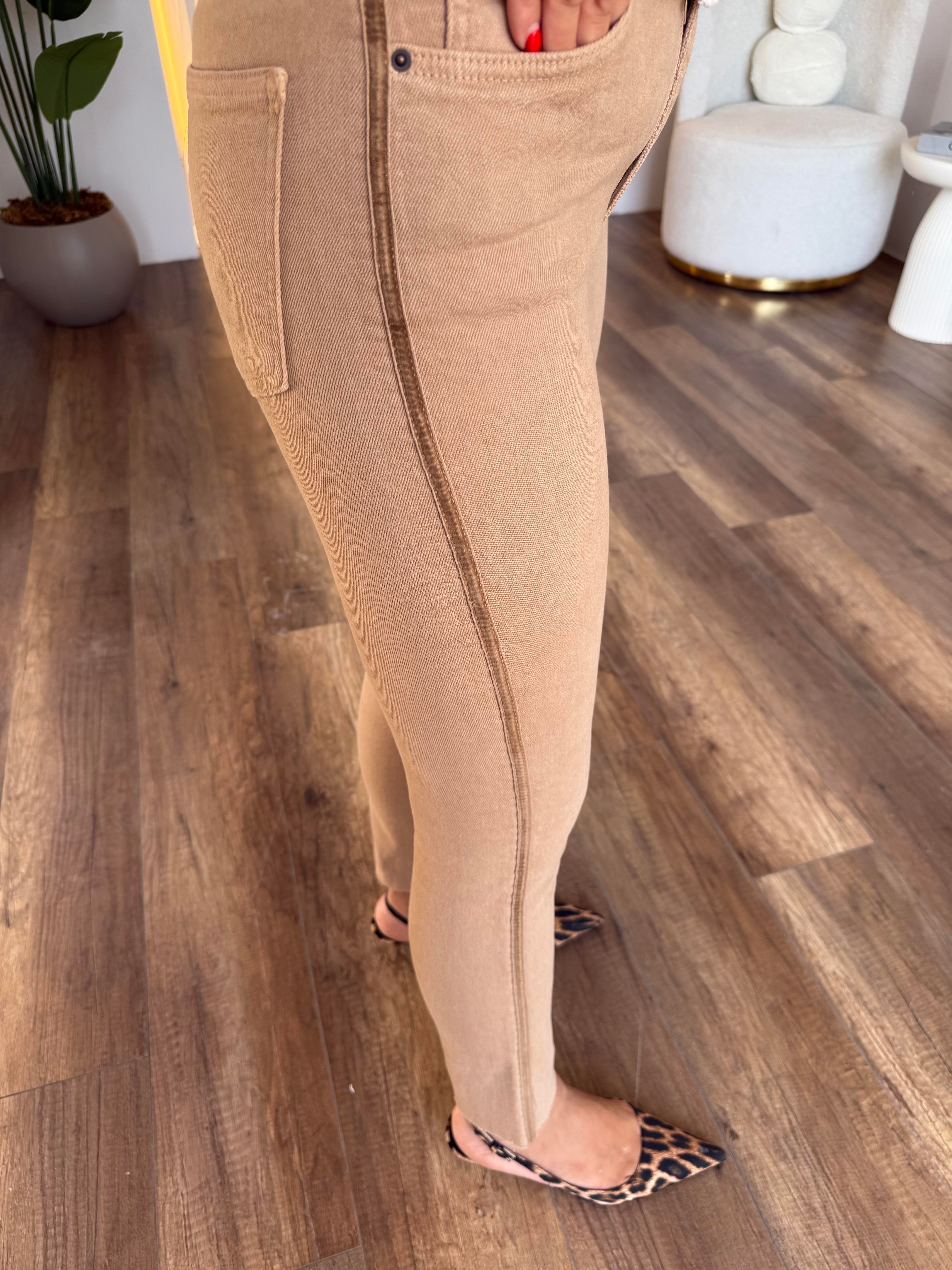 10700 Şerit Detaylı Mom Jean