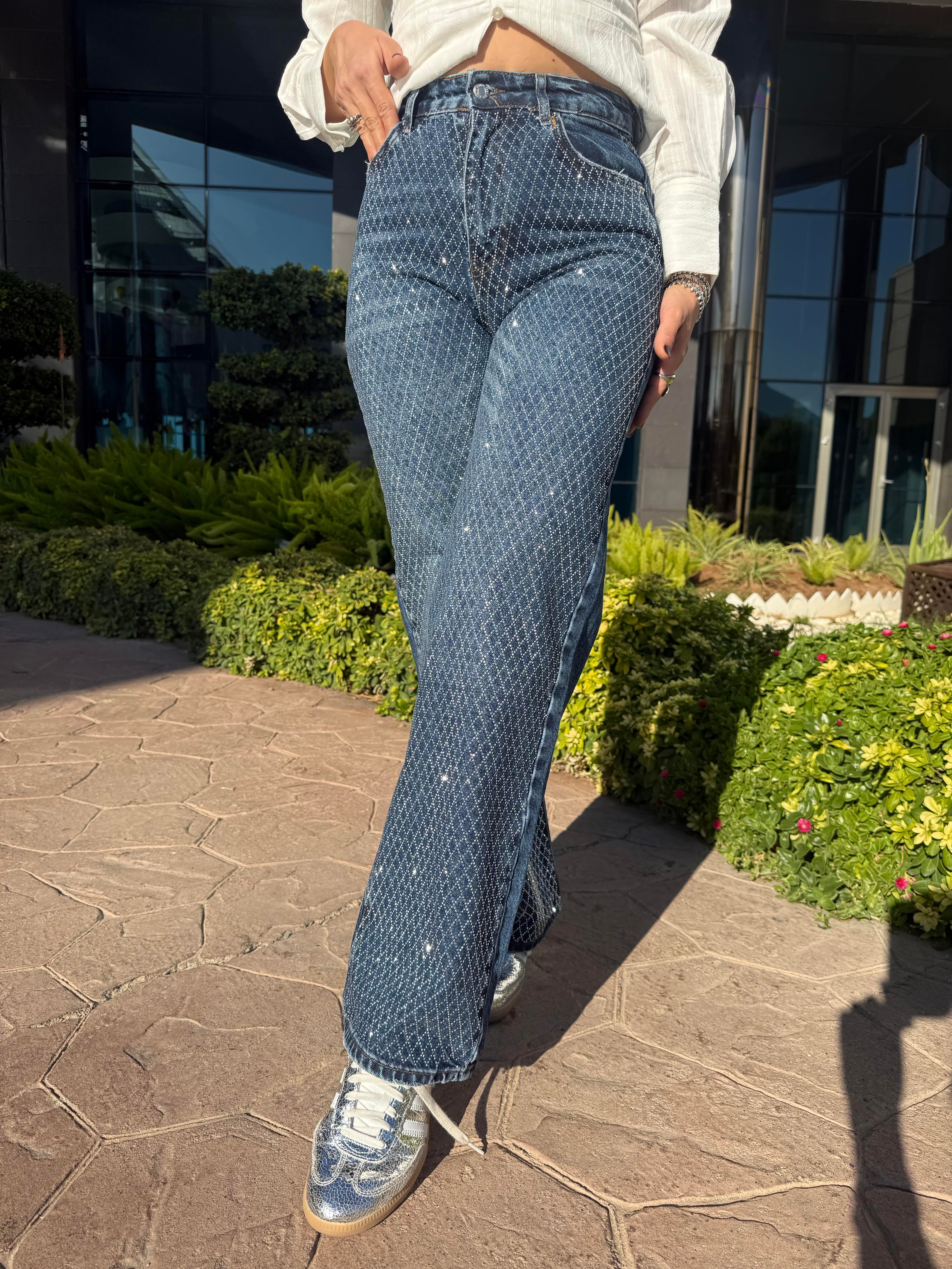 10898 Çapraz Taş Detaylı Jean