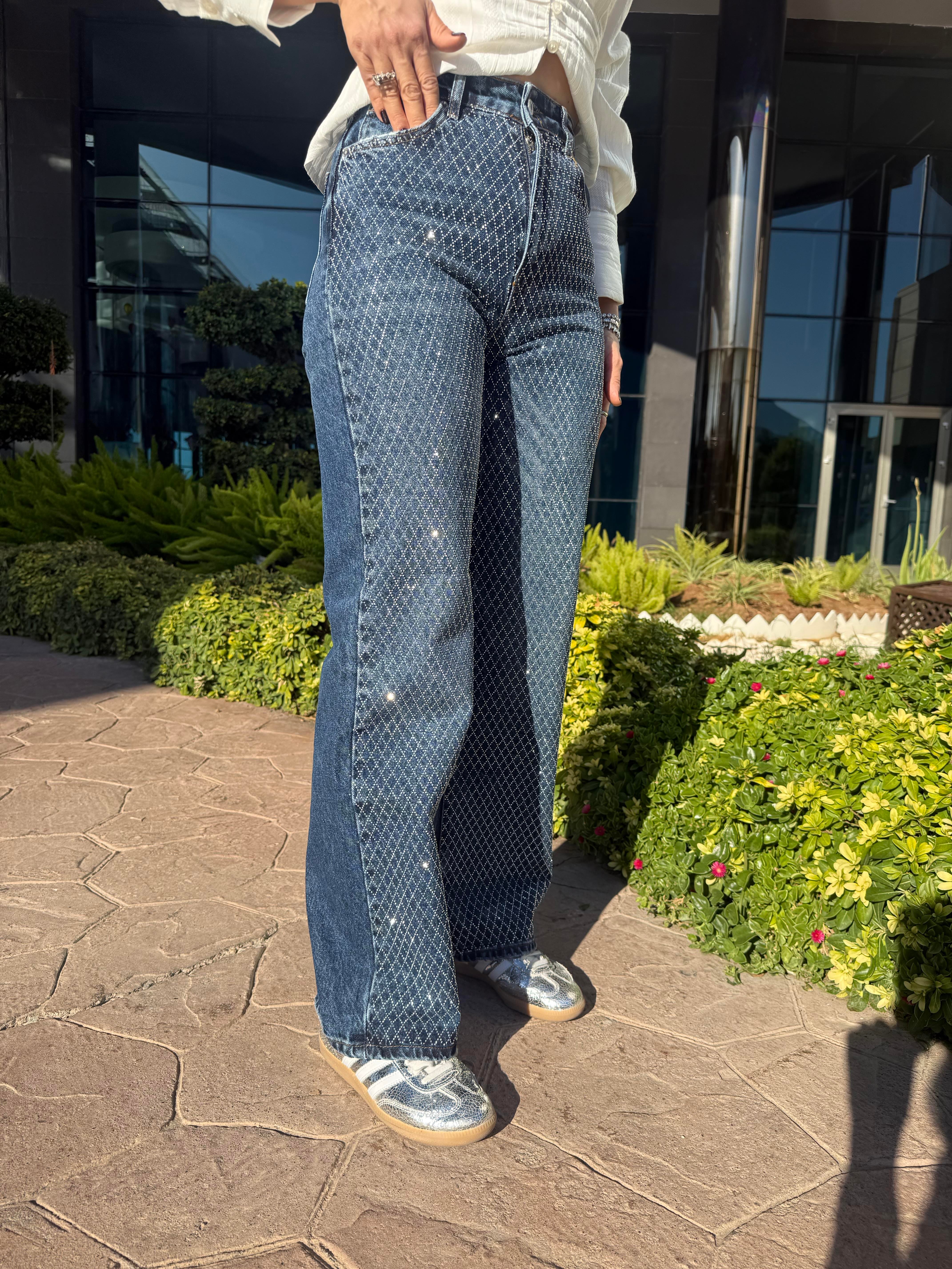 10898 Çapraz Taş Detaylı Jean