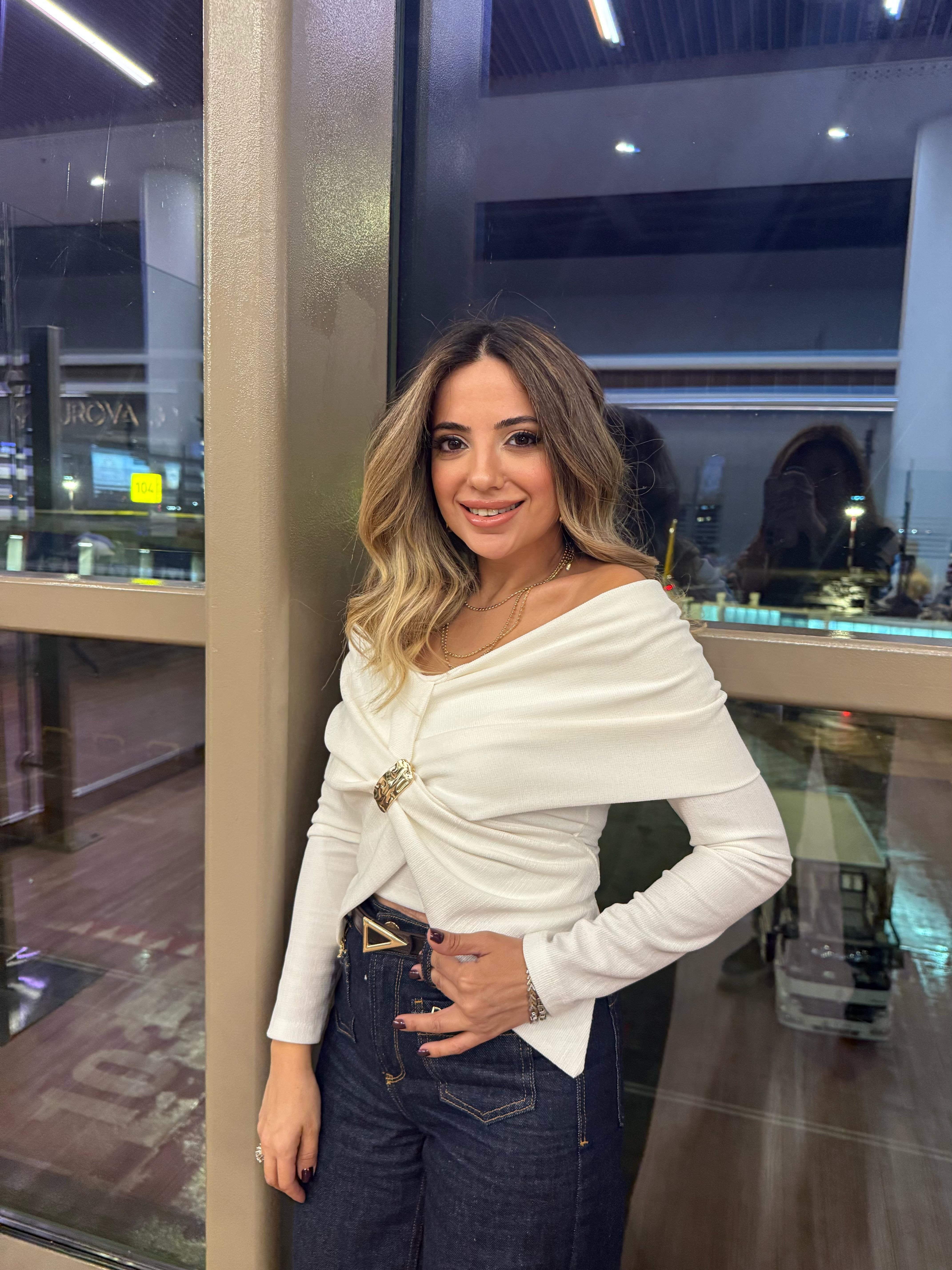 10939 Madonna Yaka Gold Detaylı Bluz